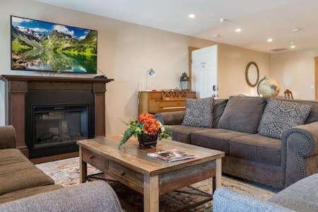Teton Crest Lodge Sleeps 24 Ideal Reunion Spot view 2