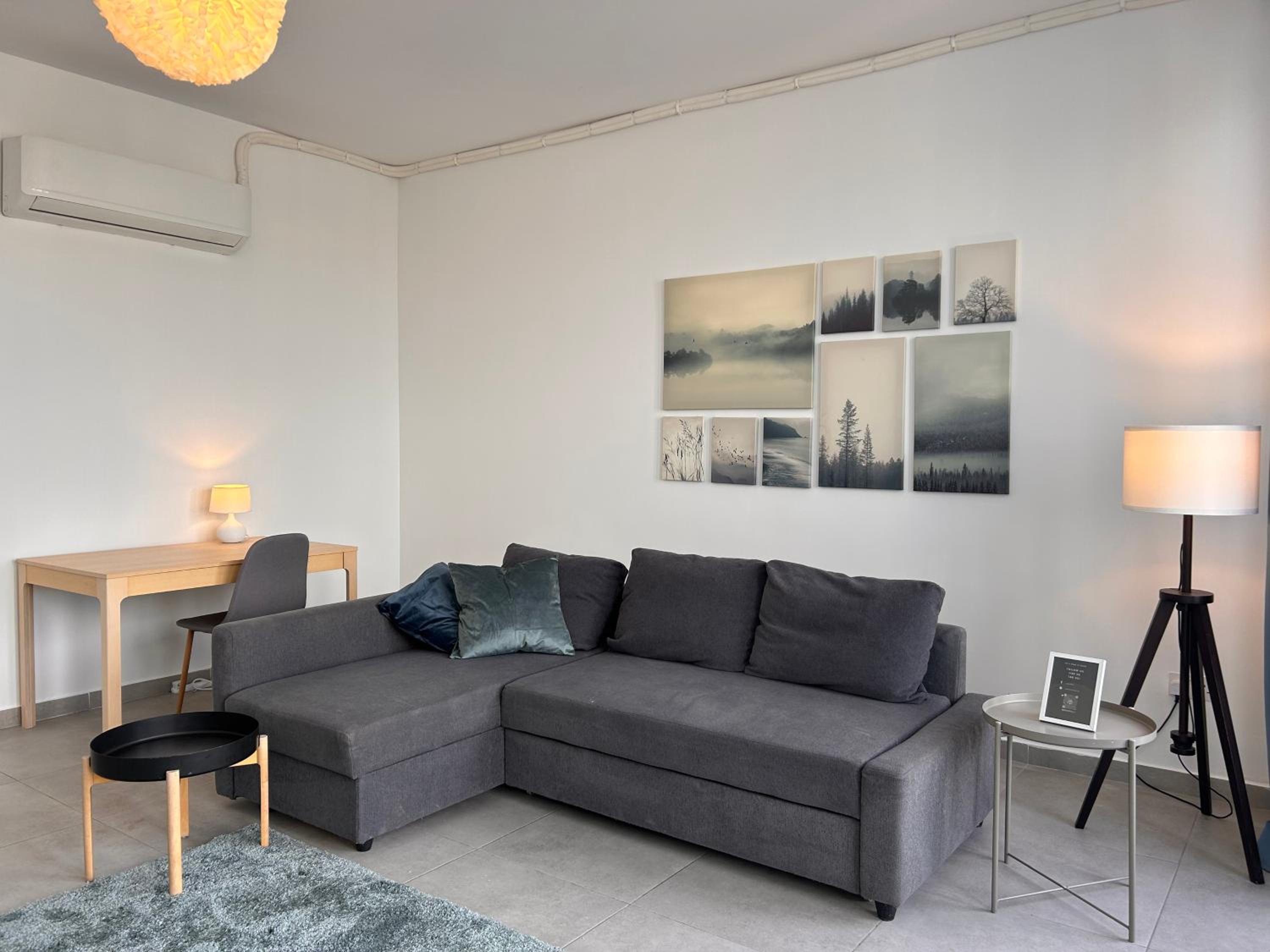 Qawra Penthouse - Spacious Sleeps 5 photo 2