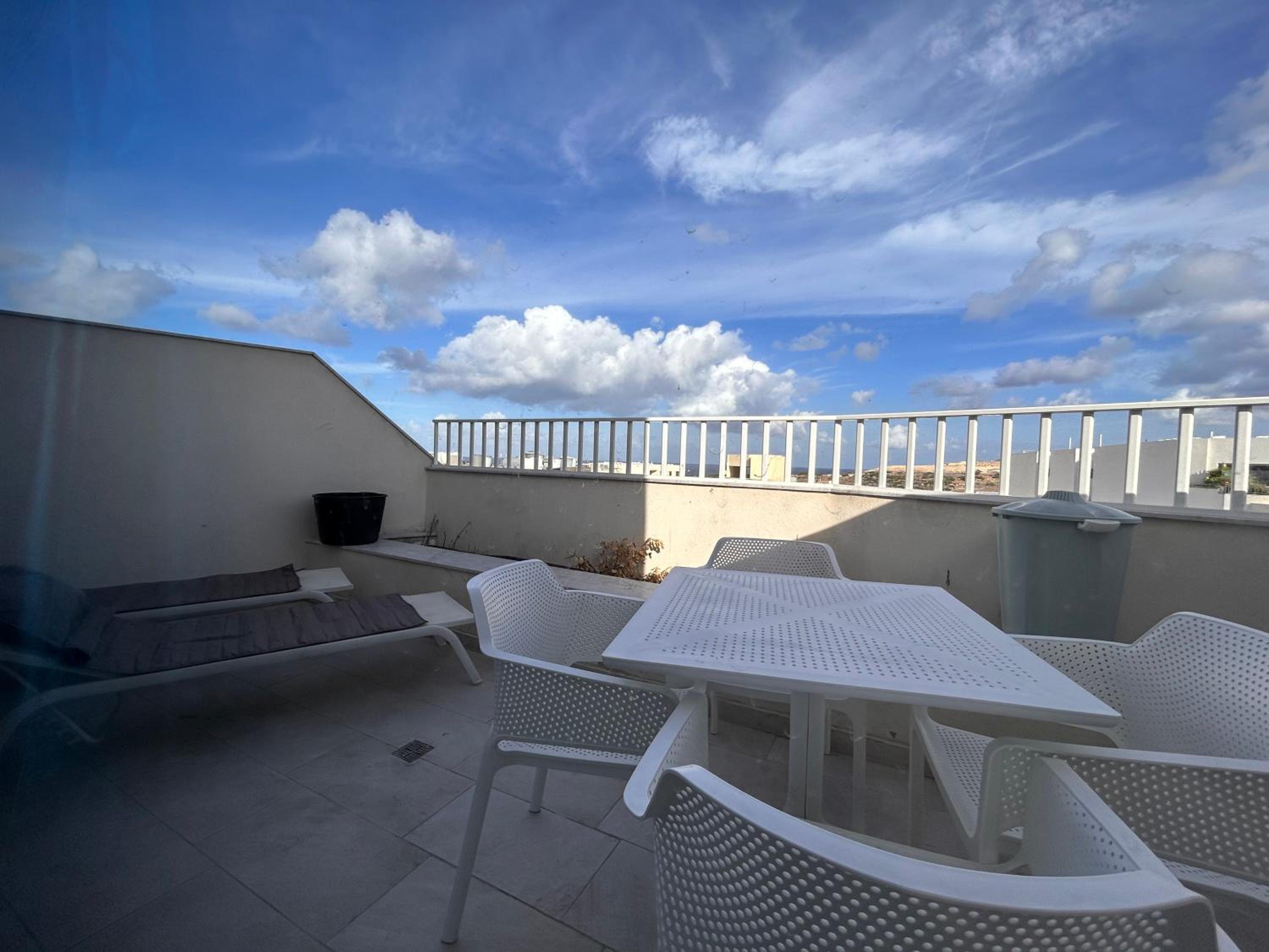 Spacious Qawra Penthouse, photo 13