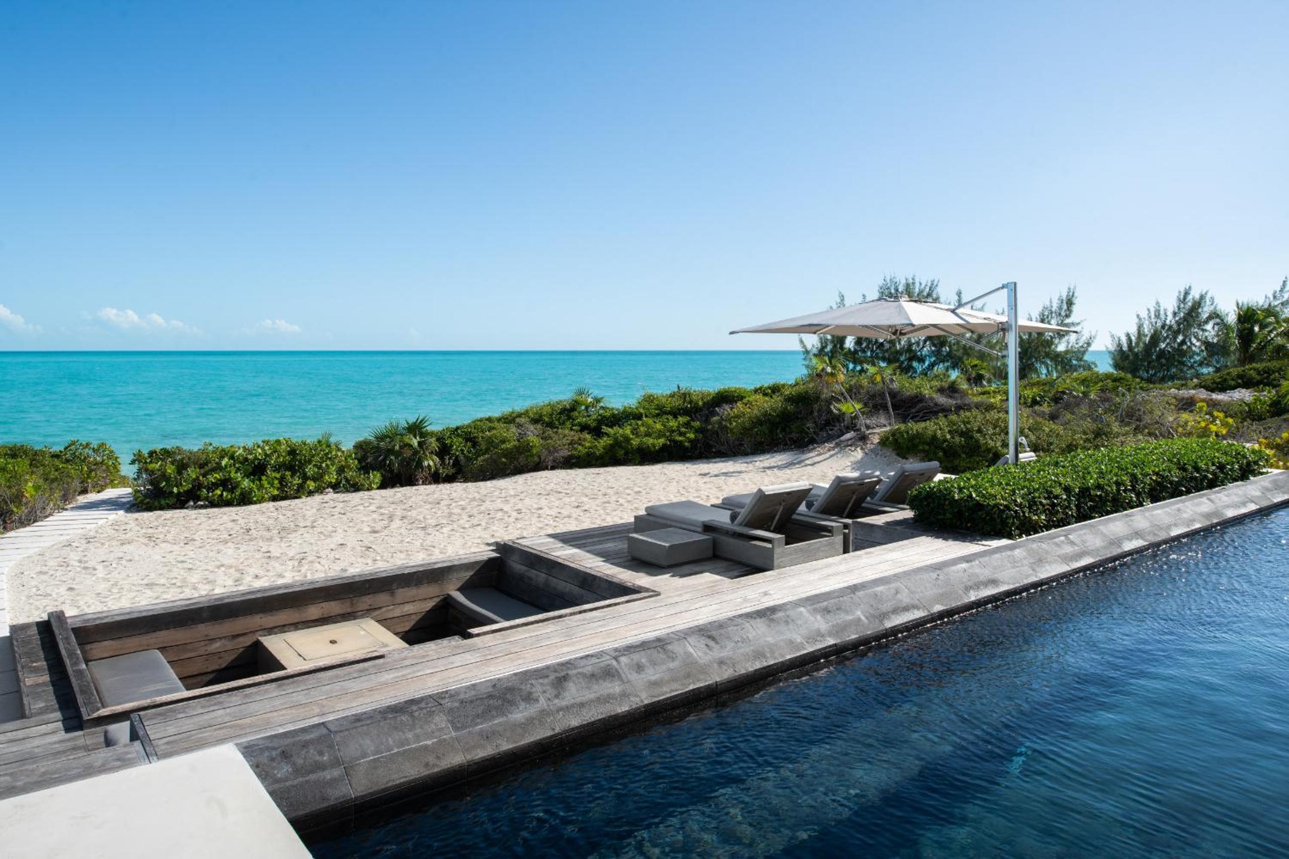 UXUE Villa 8 BR view 4
