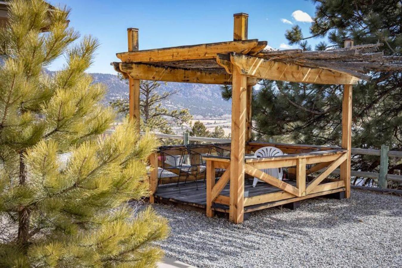 Private 313 Acre retreat/lakes/direct forest entry view 2