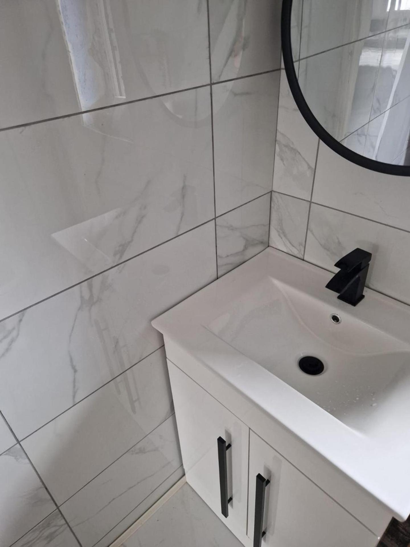 Captivating 2-Bed Apartment in Tenby view 5