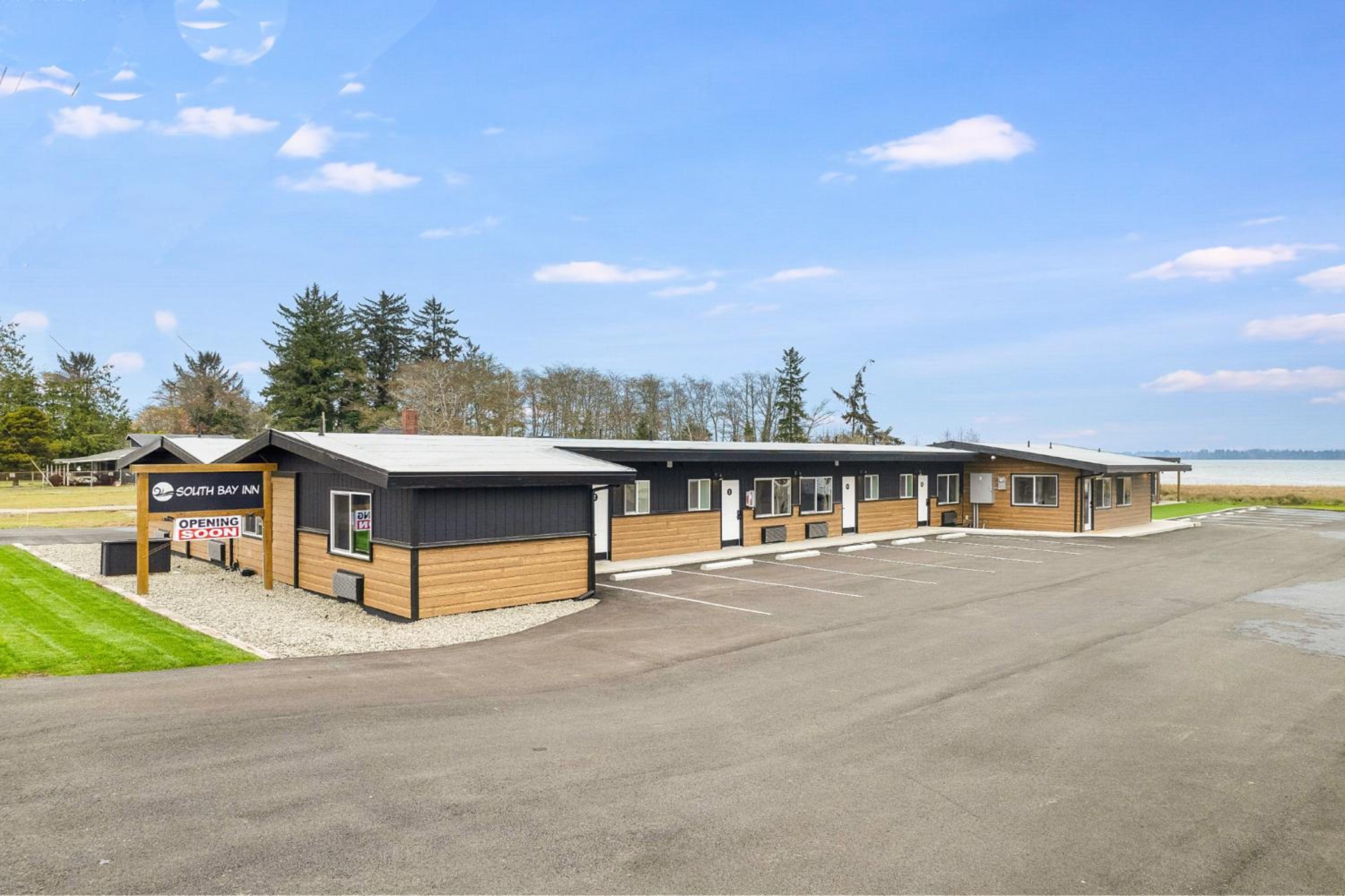 Hotel South Bay Inn - Image 1