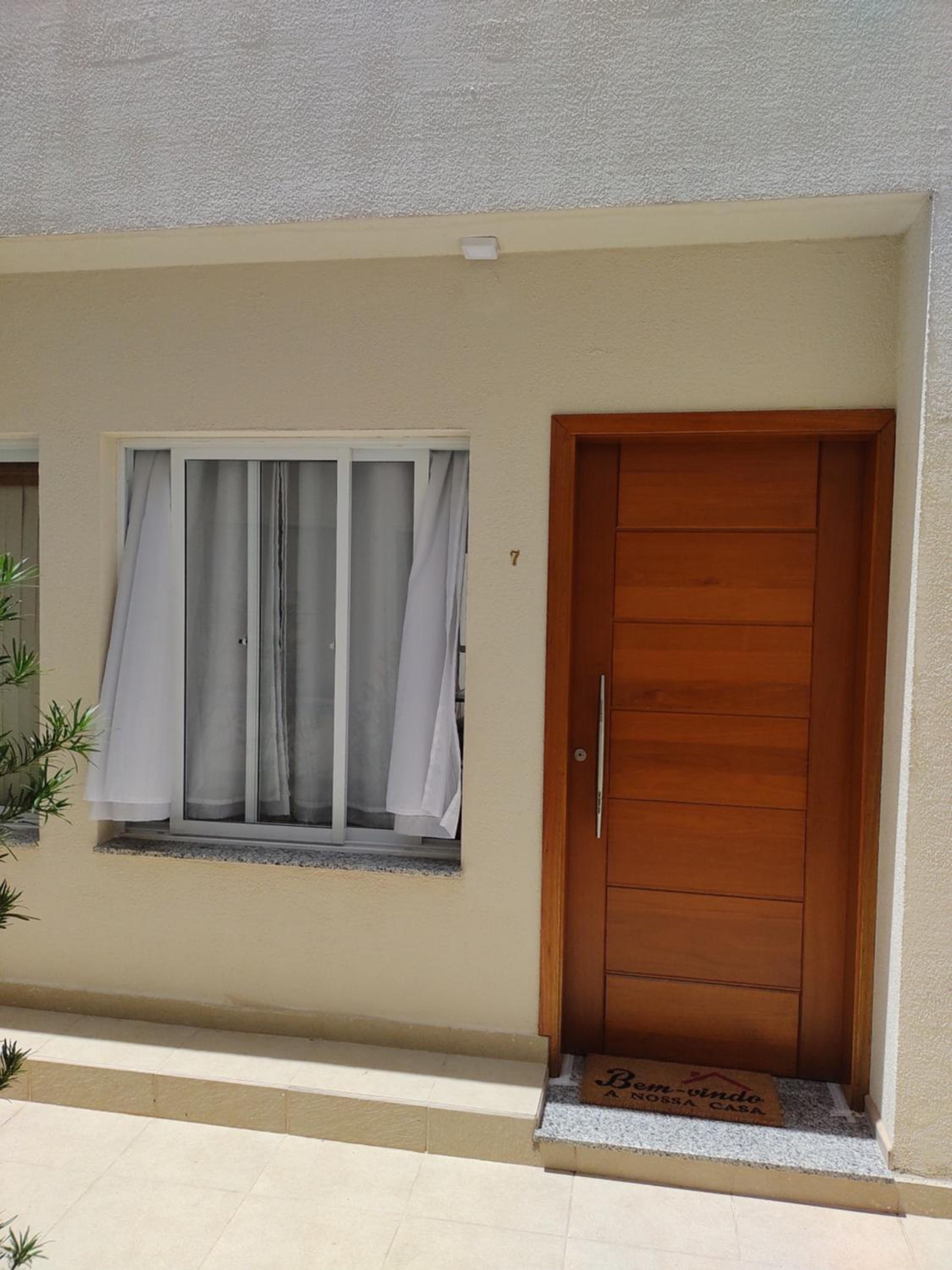 CASA 7 ENSEADA 2 Suíte E ESTACIONAMENTO GRÁTIS e uma ótima localização na enseada