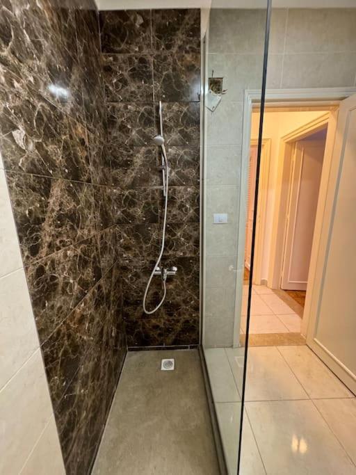 Nile Emerald - Central 1 BDR