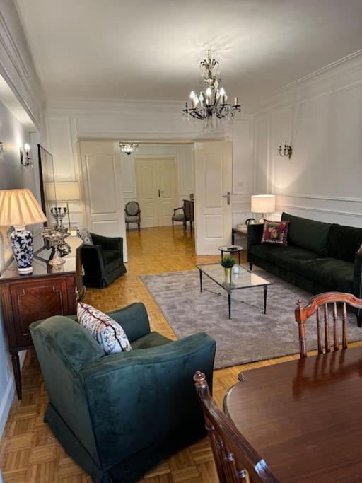 Nile Emerald - Central 1 BDR