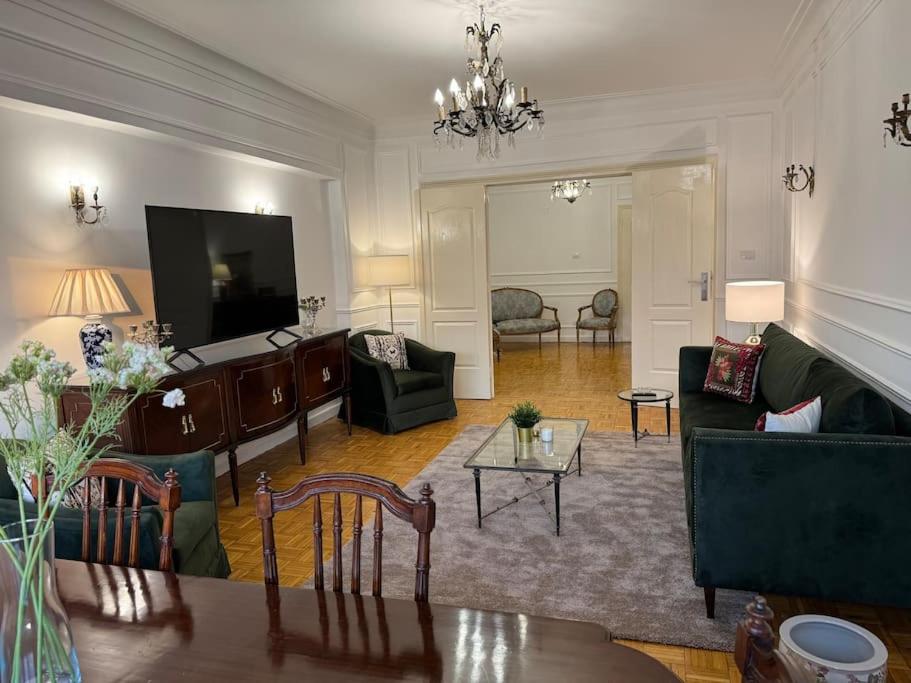 Nile Emerald - Central 1 BDR
