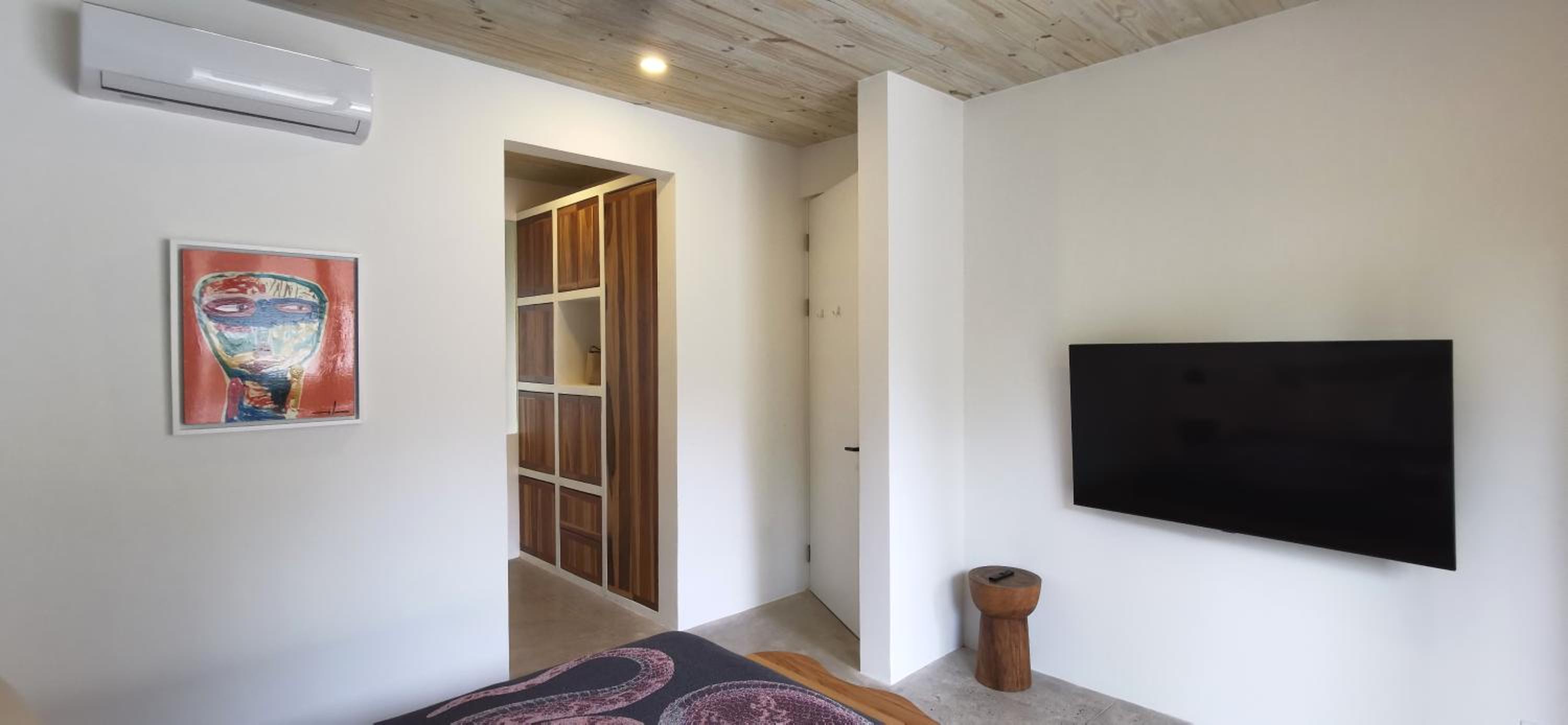 Casa Remy - Walk to the Beach and stay in a private compound! Pool, Kitchen, AC, Wi-Fi