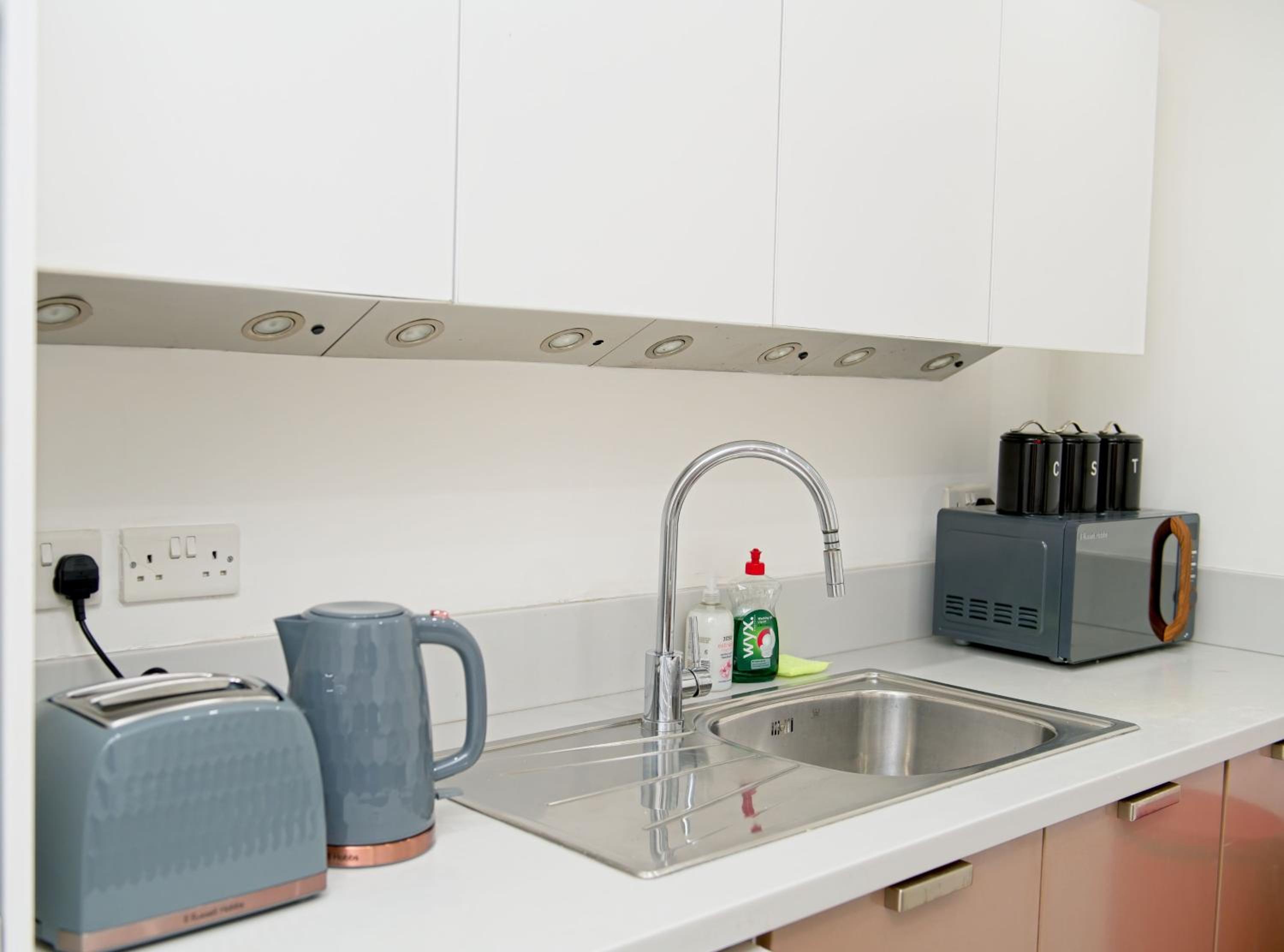 Inners City Apartments -On Suites view 5