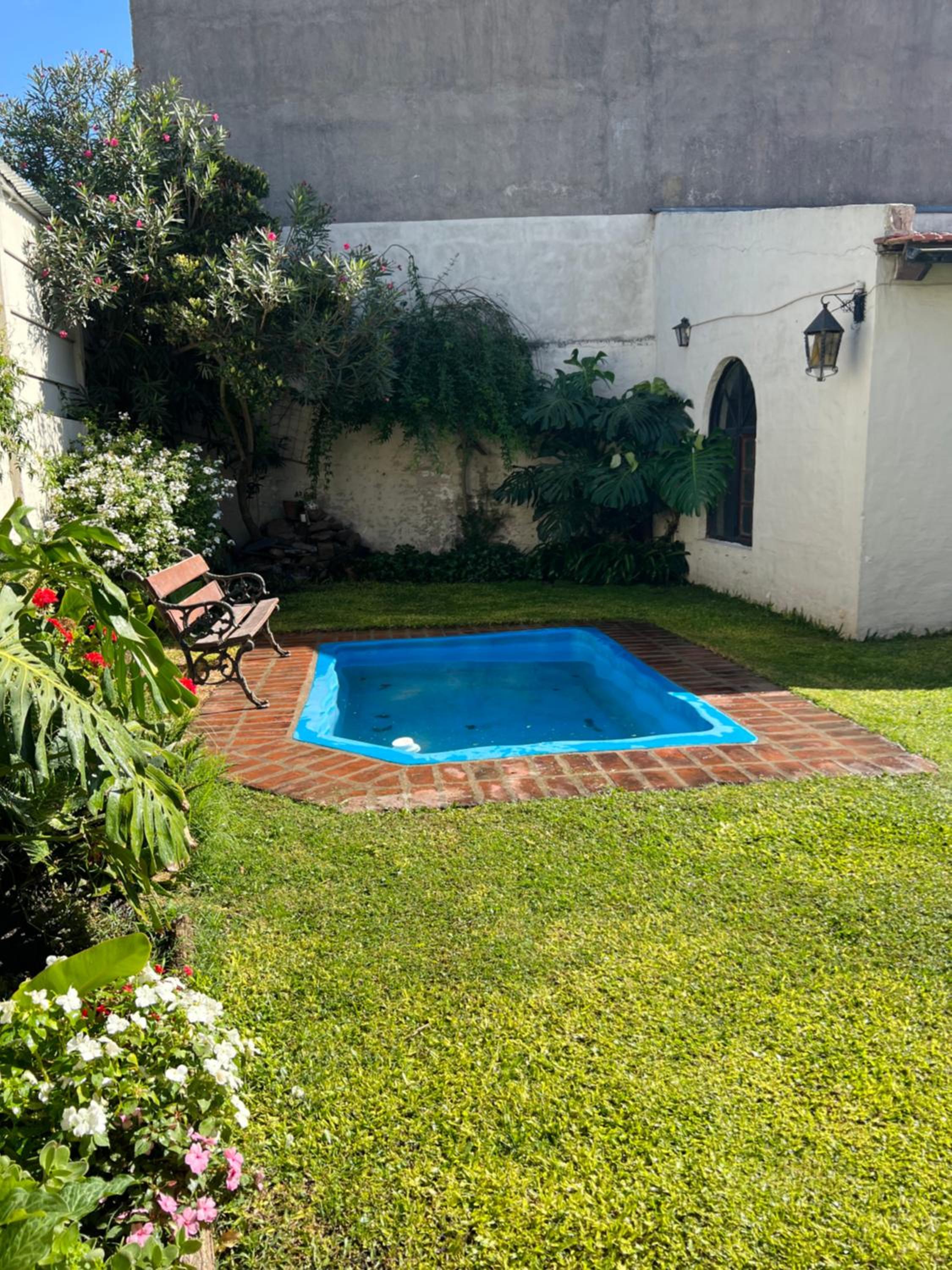 CHALET GRANDE PARA 5 PERSONAS EQUIPADA, CON PATIO INTERNO