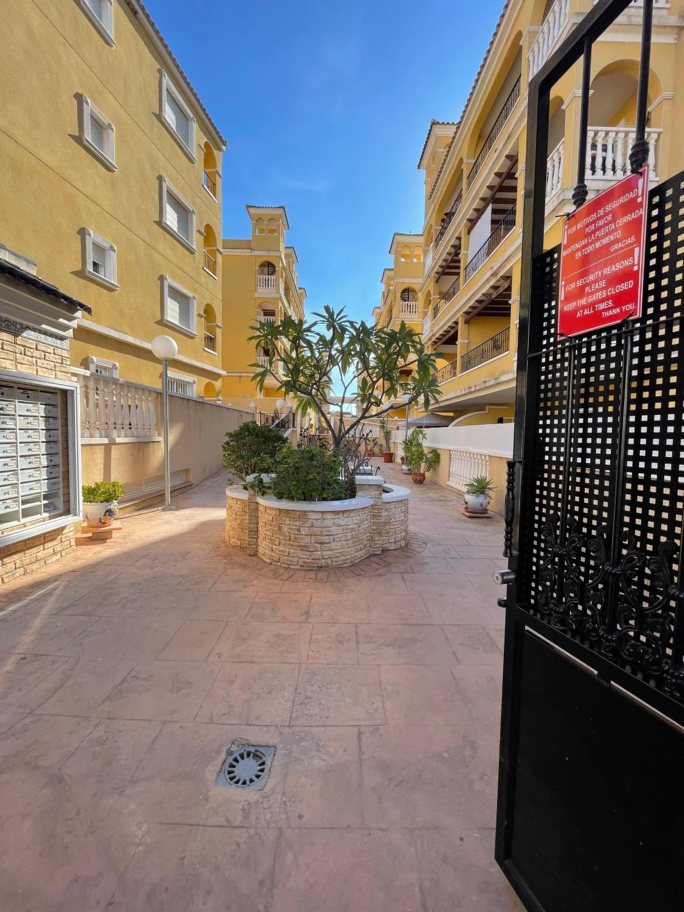 Casa Amarela Guesthouse, Algorfa