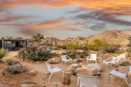 Owl & Hare - Parkside 4Bed Pool Compound view 4
