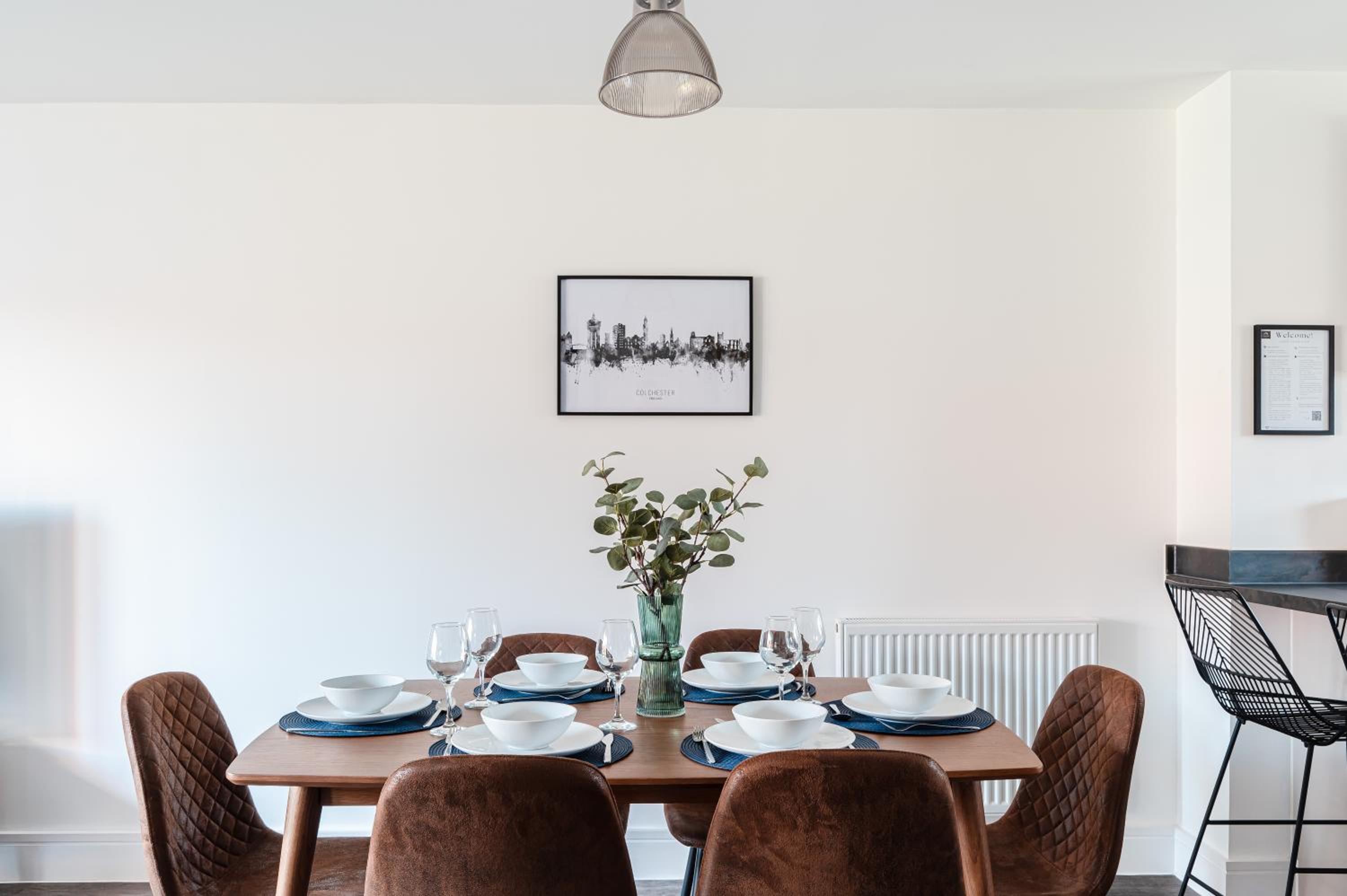 4 Bed, 3 Bath in Colchester - Business, Contractor and Leisure - Singles or Superkings - Disc0unts