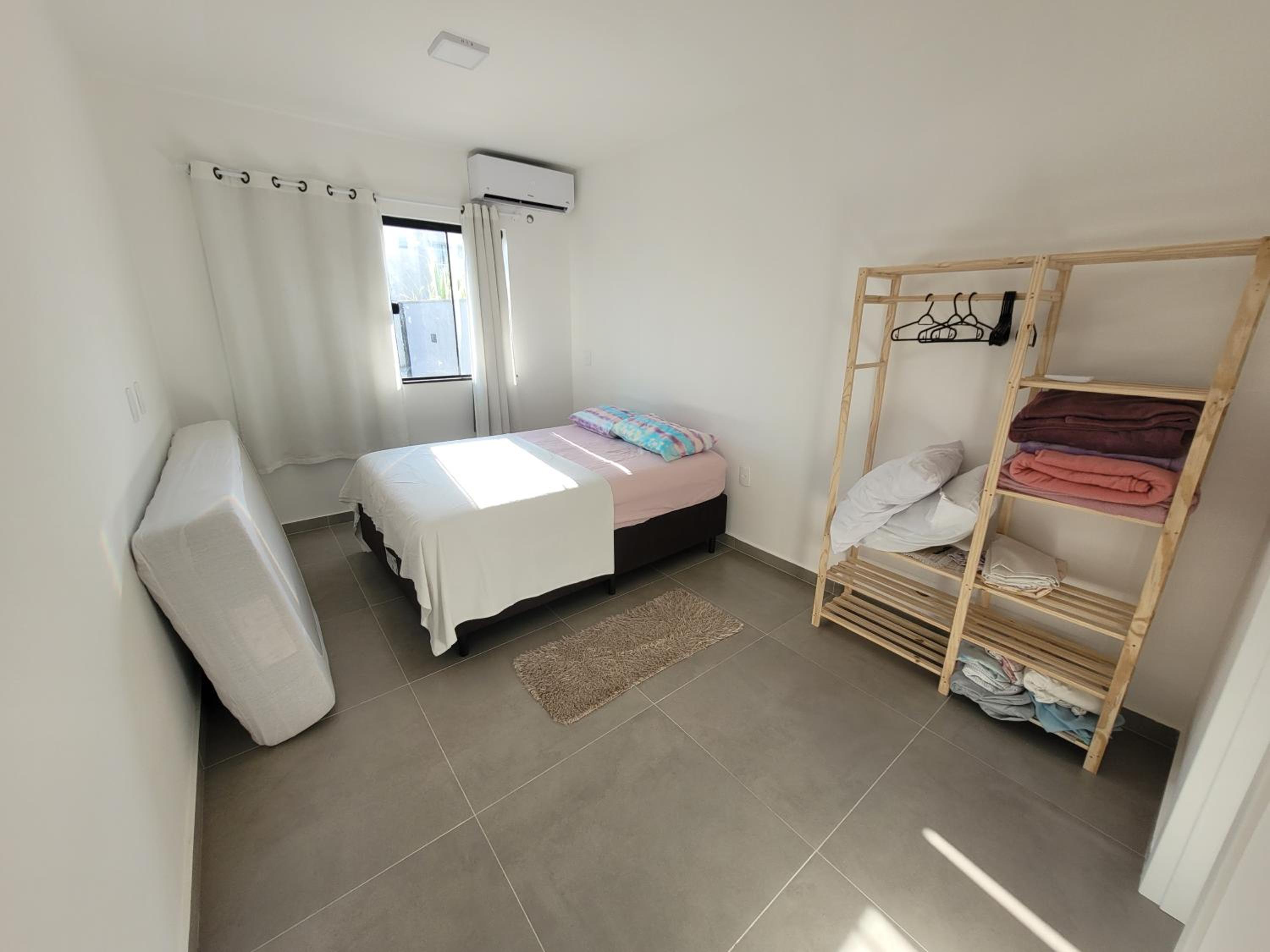Casa com piscina e espaço gourmet 300m do mar