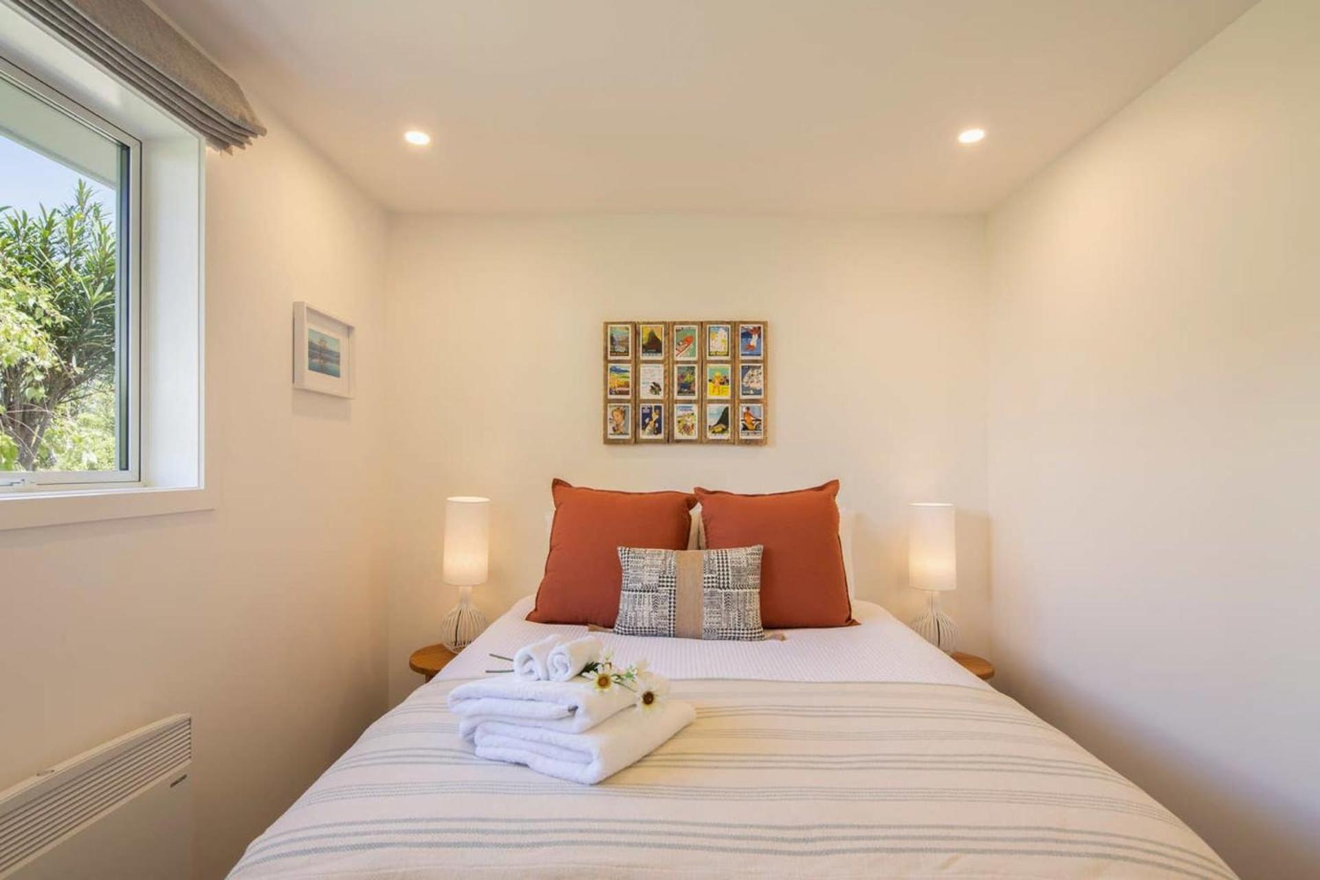 Hillside Villa 4- Walk To Town- AC- Free Parking view 4