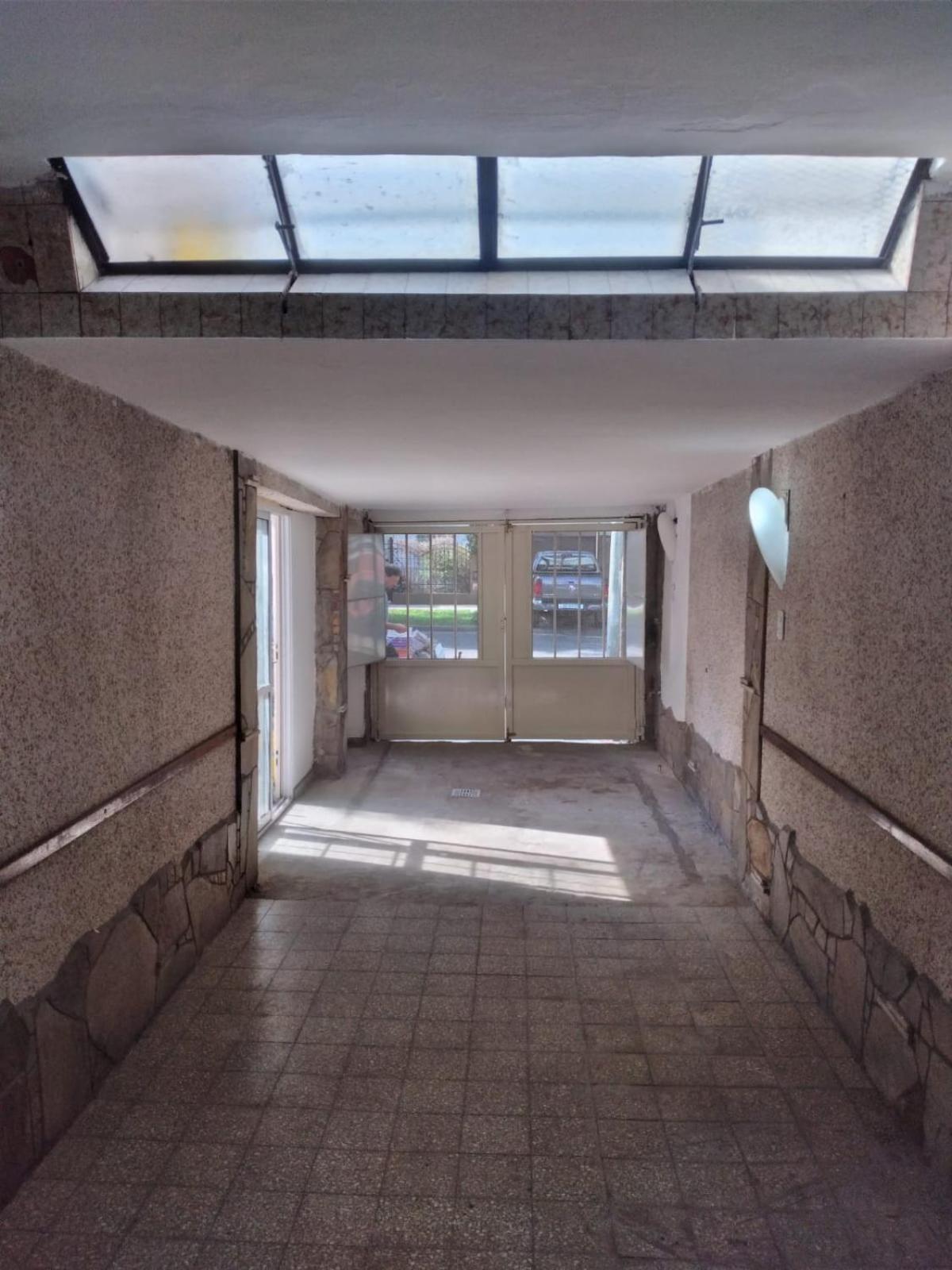 La Dorada , Casa entera en Excelente Zona Residencial con cochera techada