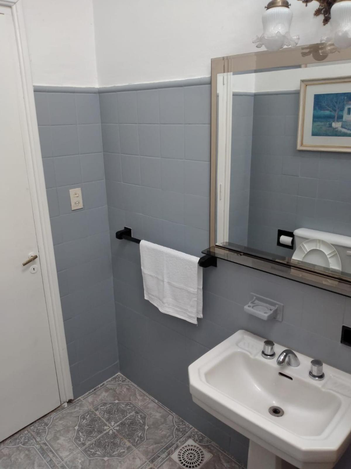 La Dorada , Casa entera en Excelente Zona Residencial con cochera techada