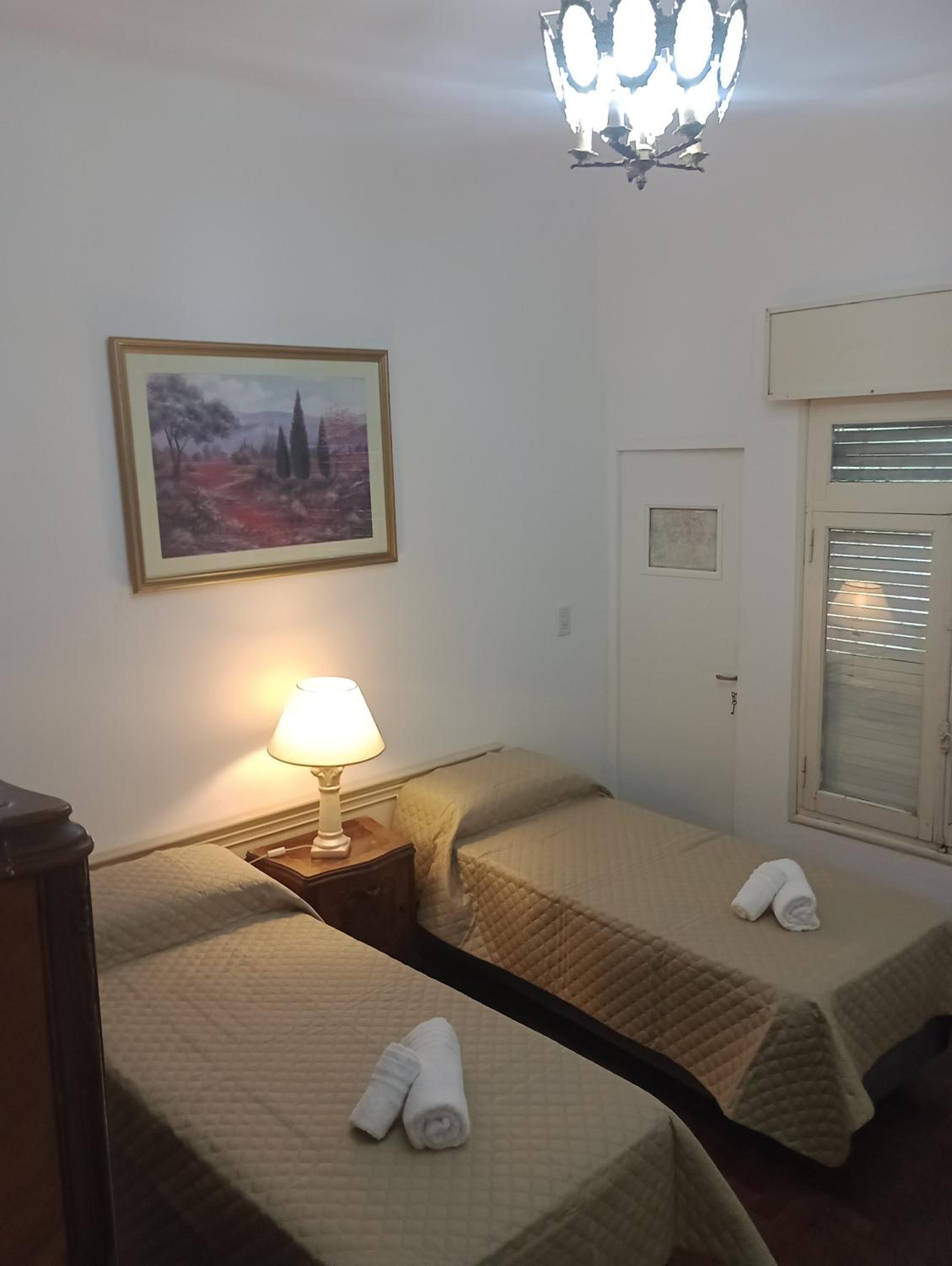 La Dorada , Casa entera en Excelente Zona Residencial con cochera techada