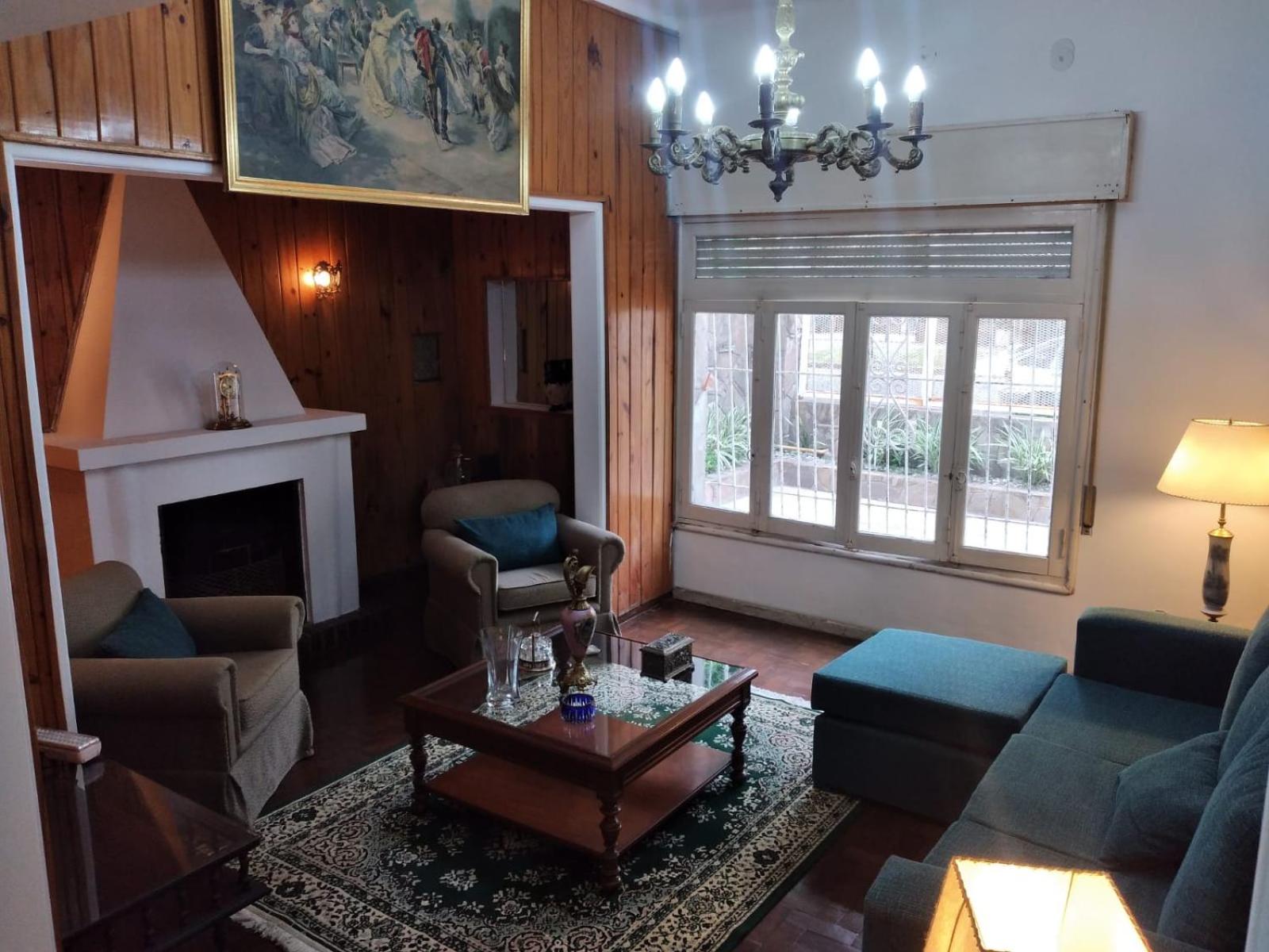 La Dorada , Casa entera en Excelente Zona Residencial con cochera techada
