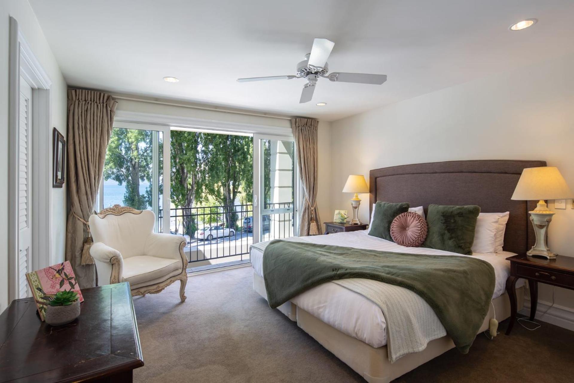 Manuka Lakeside Apt- Free Parking- Walk To Town view 4