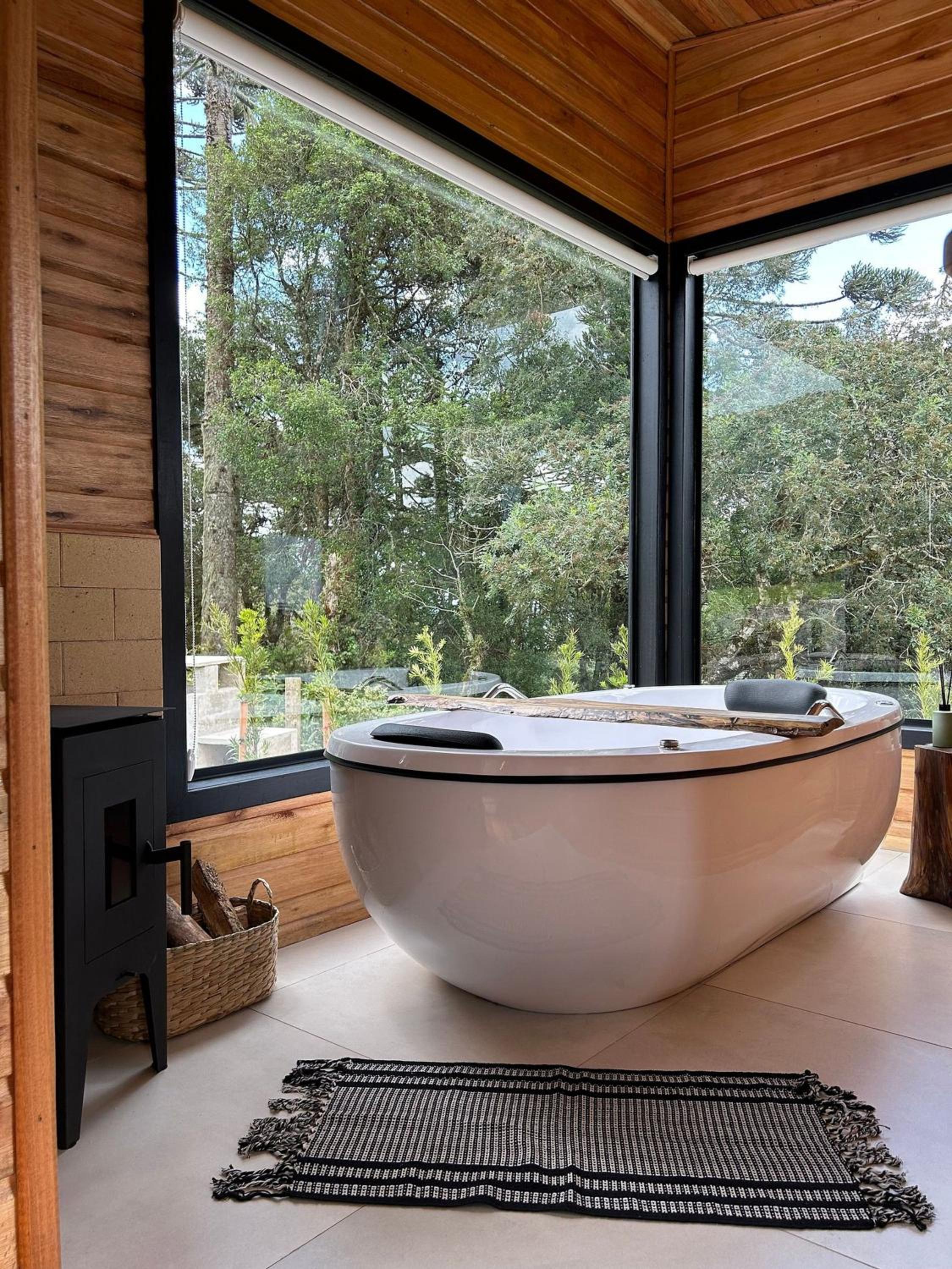 Chalés incríveis com banheira de hidromassagem e vista encantadora