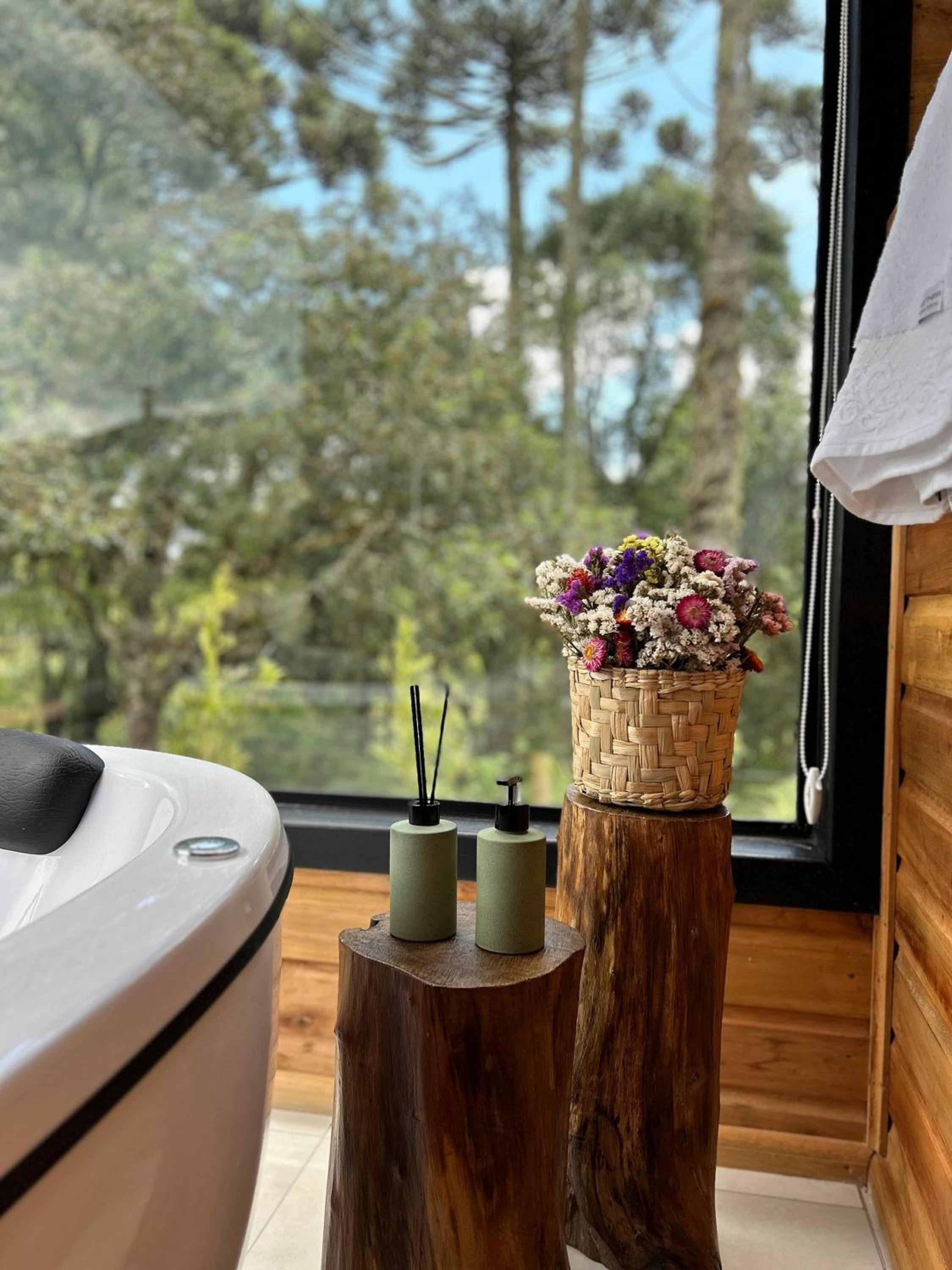 Chalés incríveis com banheira de hidromassagem e vista encantadora
