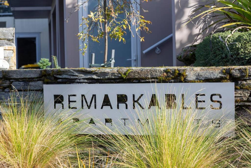 Remarkable Apt- Pet Friendly- Lake Views- Garage