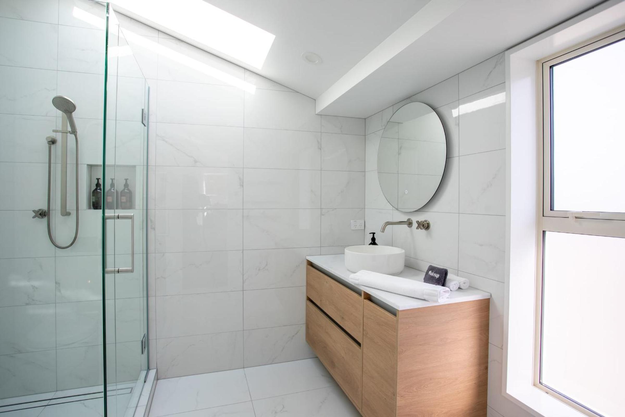 Ruru Retreat- Free Parking- Hot Tub- Walk To Town