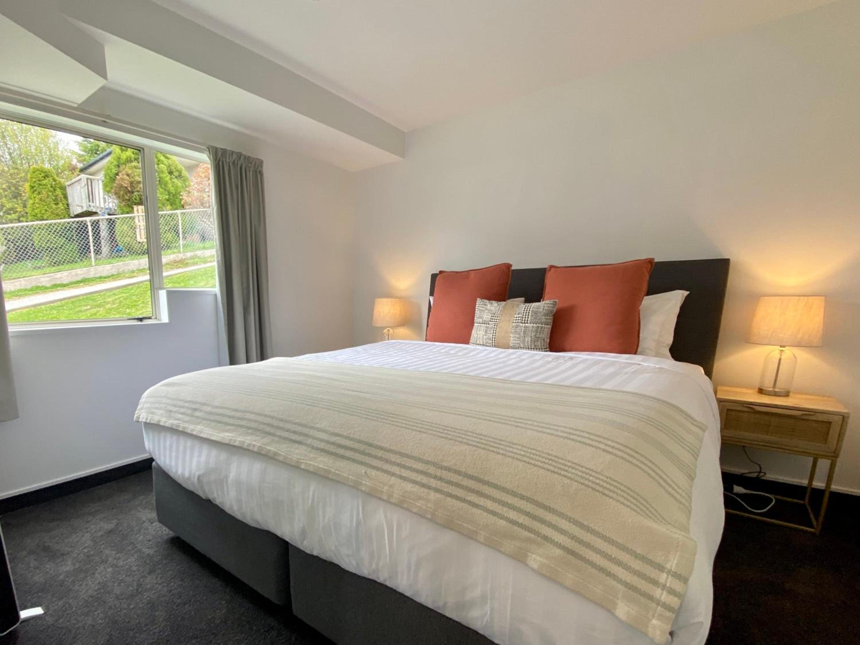 Ruru Retreat- Free Parking- Hot Tub- Walk To Town