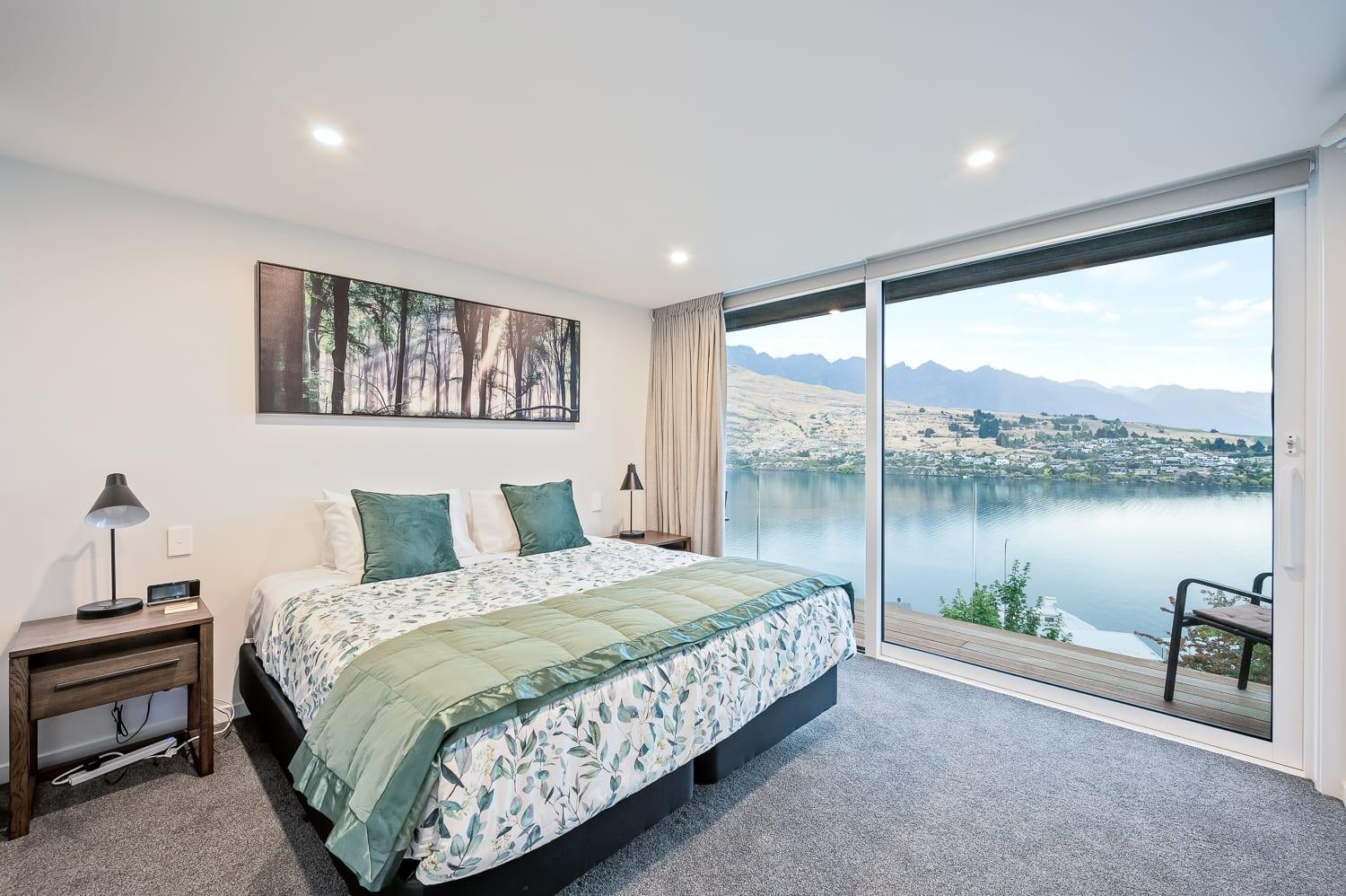 Toroa Chalet- Hot Tub- Gas Fire- BBQ- Free Parking view 3