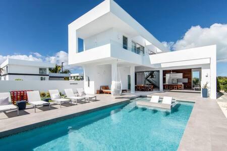 Oceanside 2 Bedroom Luxury Villa with Private Pool, 500ft from Long Bay Beach -V6 view 3