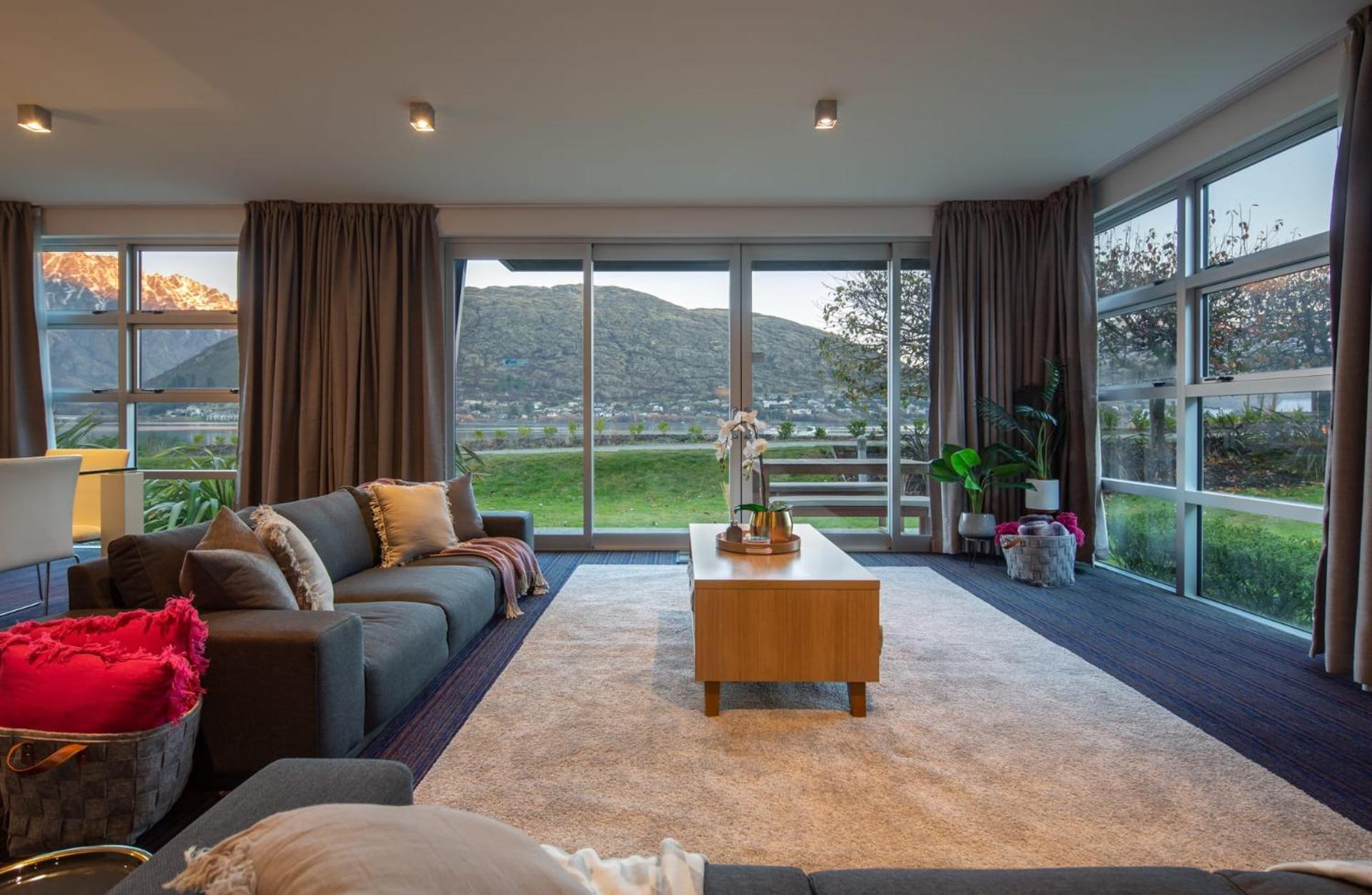 Villa Mantra- Free Parking- AC- Direct Lake Access view 2