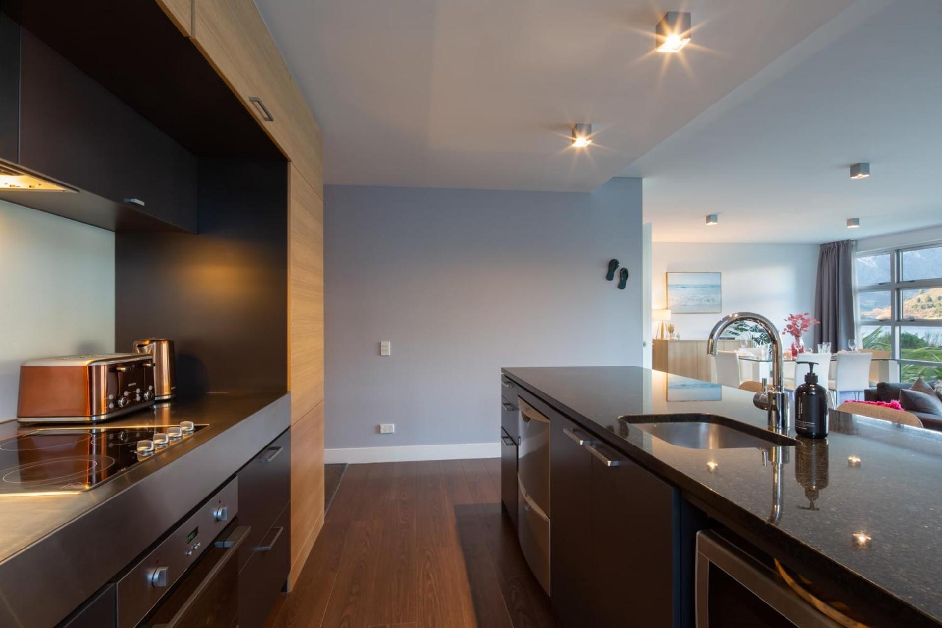 Villa Mantra- Free Parking- AC- Direct Lake Access view 4
