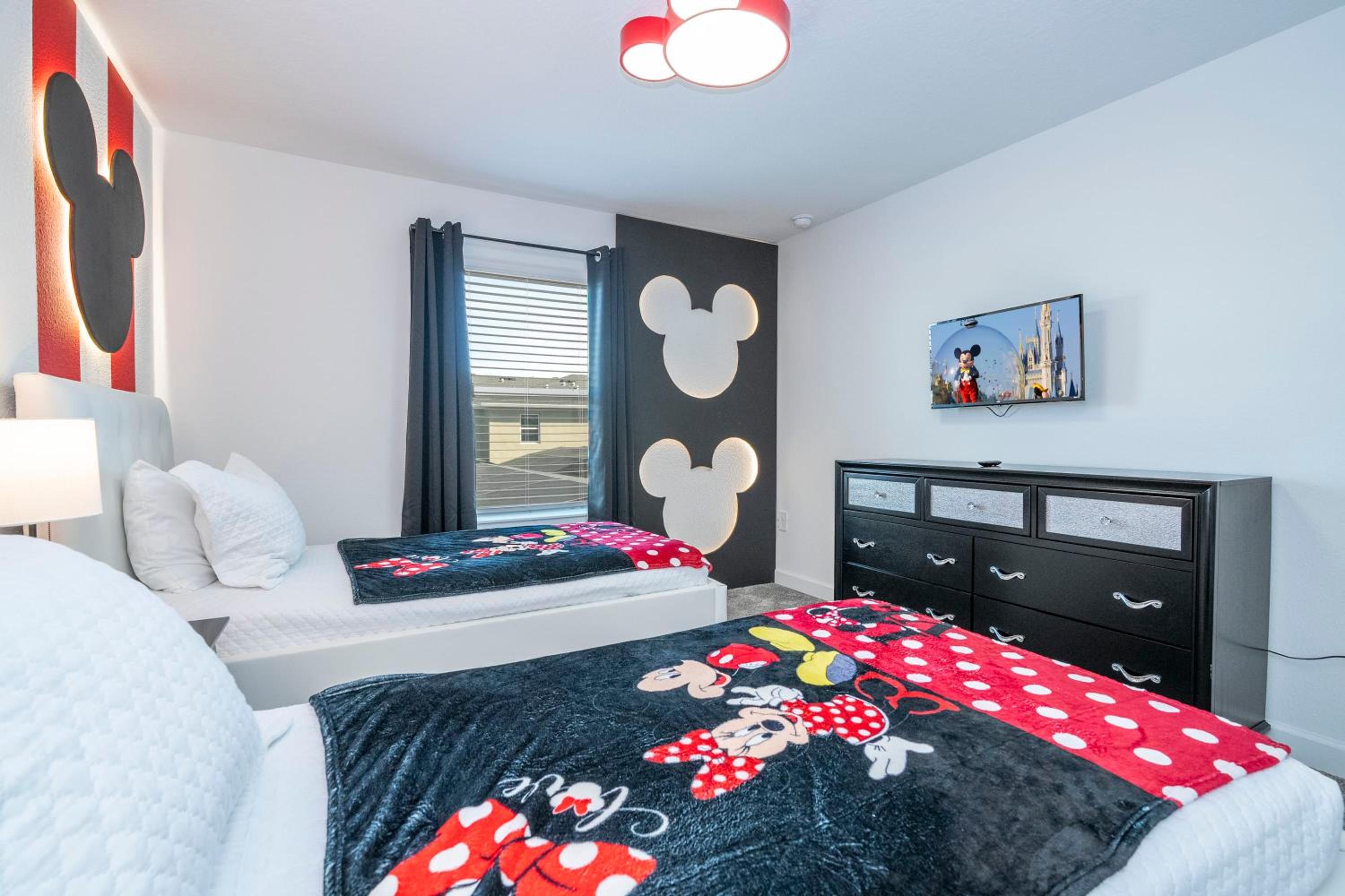 Stunning 4 Bd w Pool @ Storey Lake Resort 2613