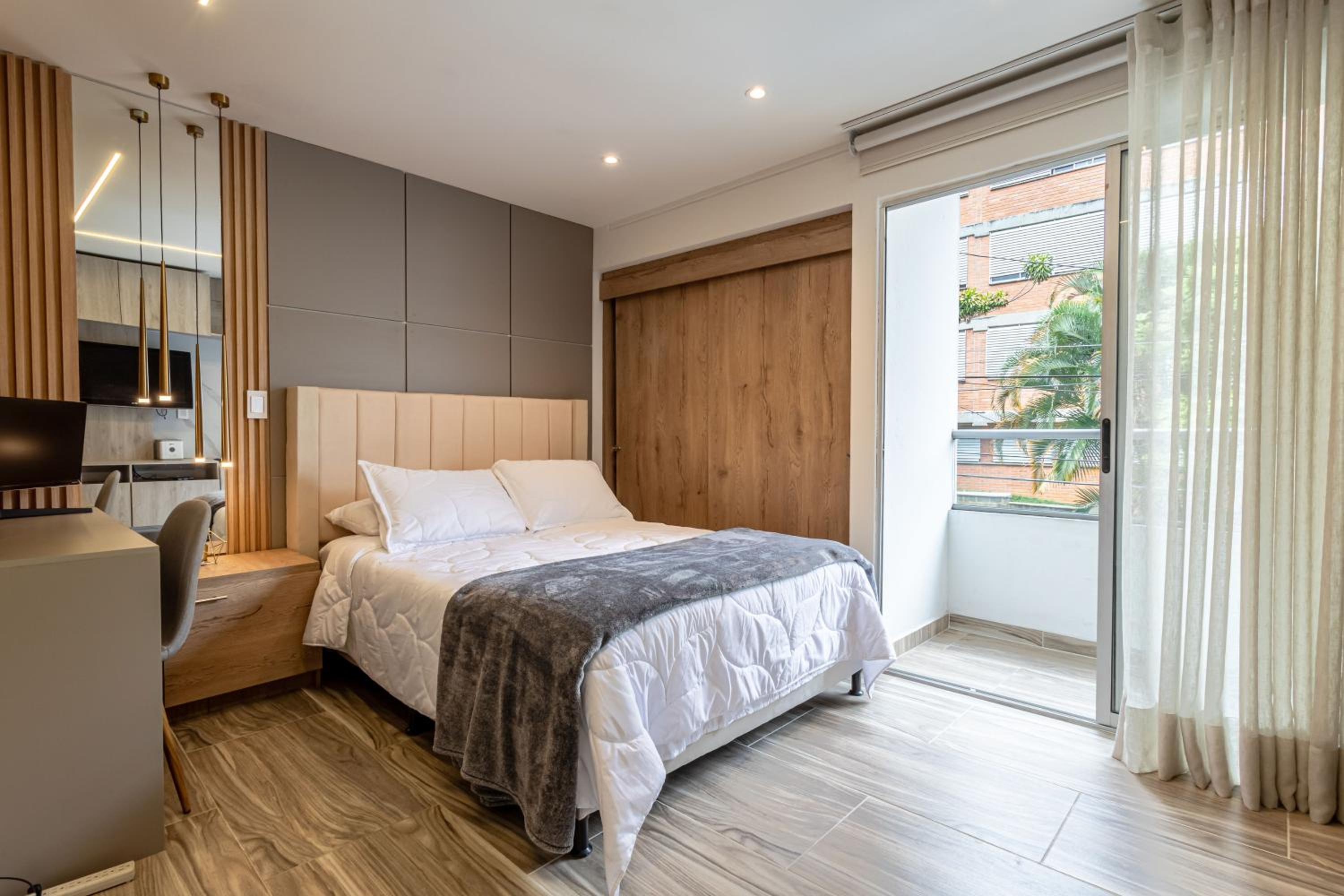 Cozy Apartment with A/C in North Medellin.