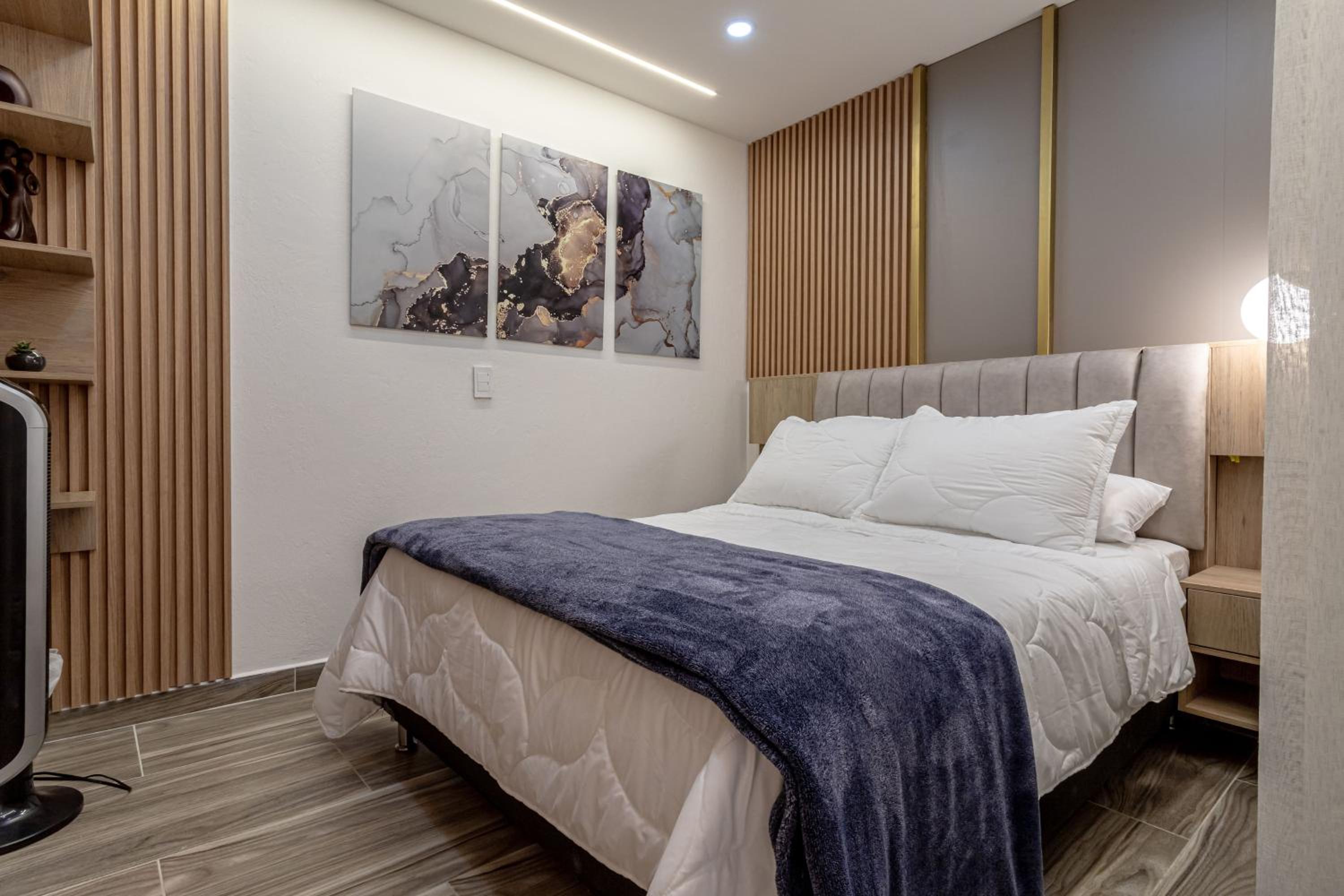 Cozy Apartment with A/C in North Medellin.