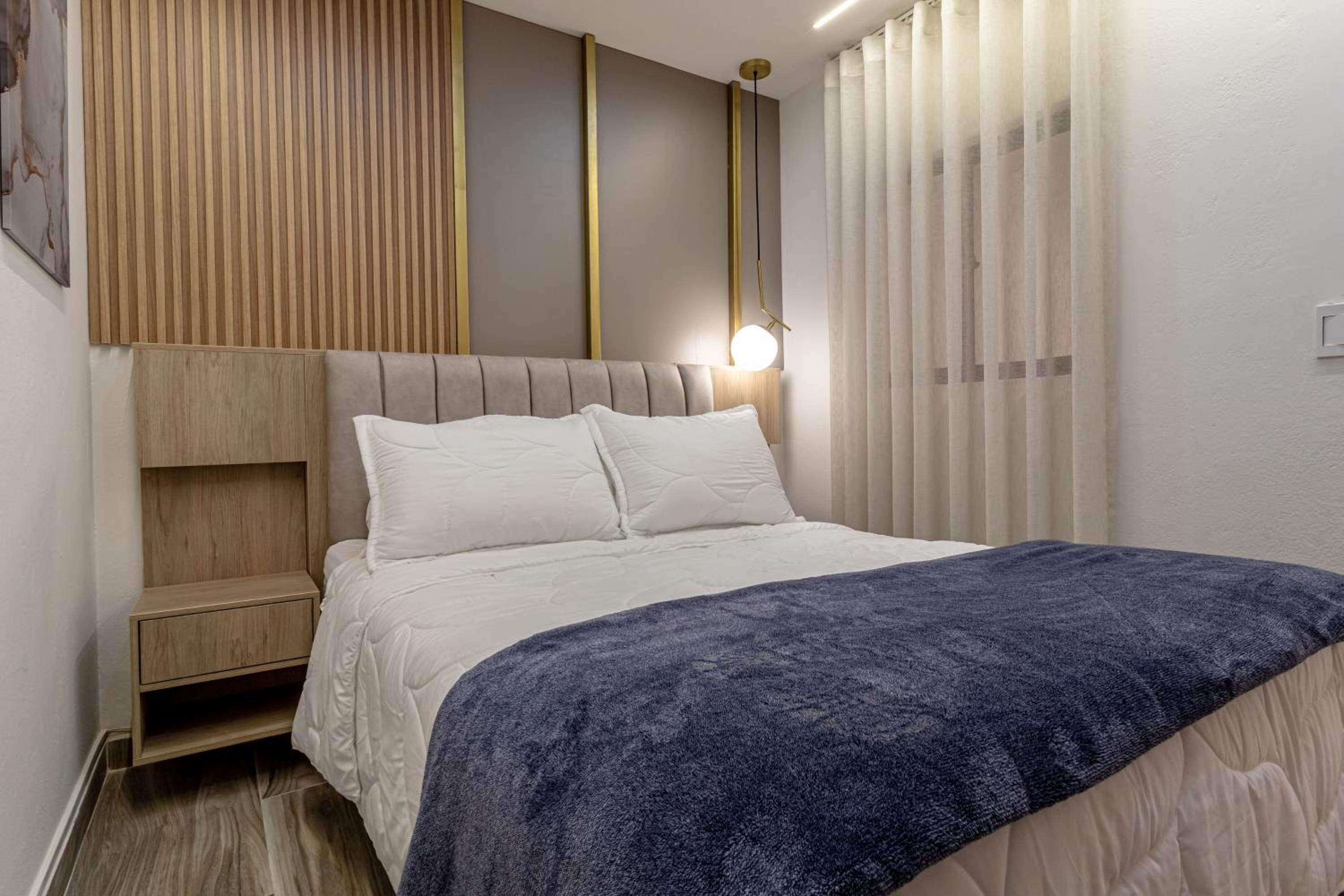 Cozy Apartment with A/C in North Medellin.