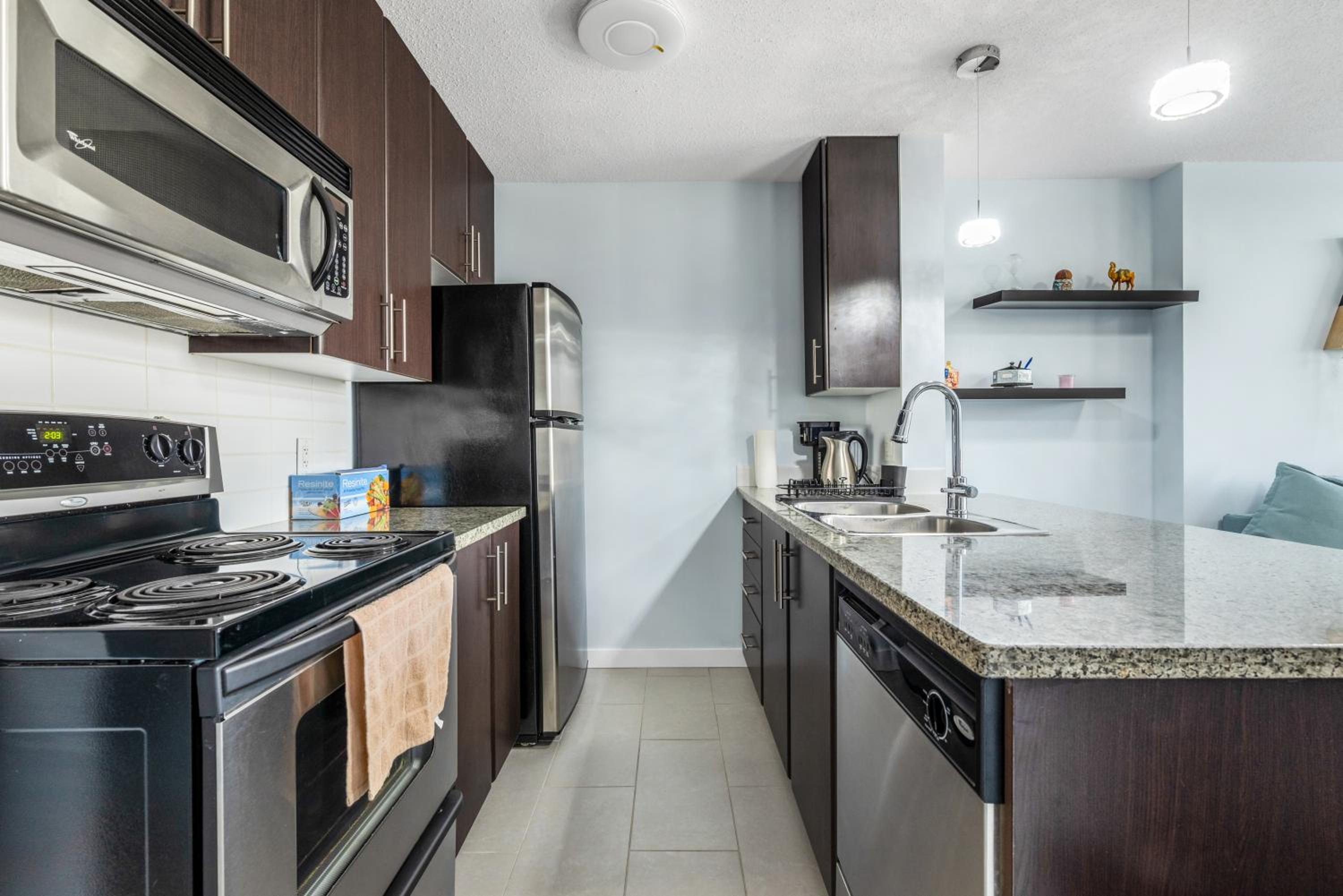 Downtown 1 Bedroom Water View Condo