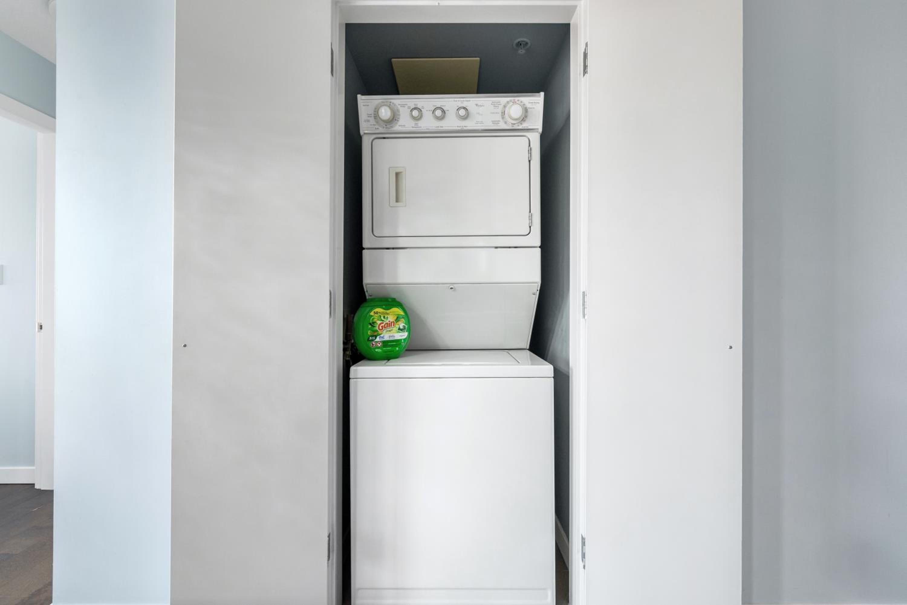 Downtown 1 Bedroom Water View Condo