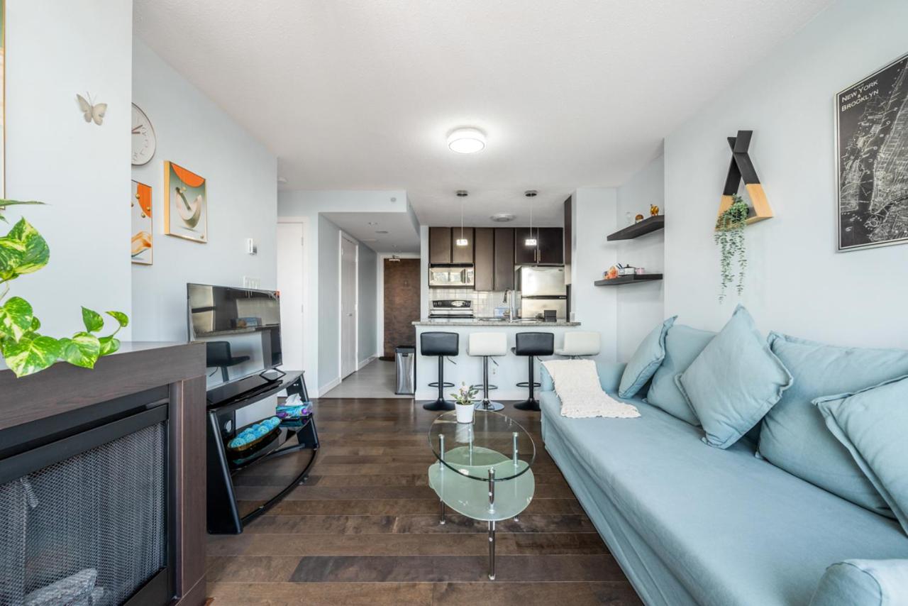 Downtown 1 Bedroom Water View Condo
