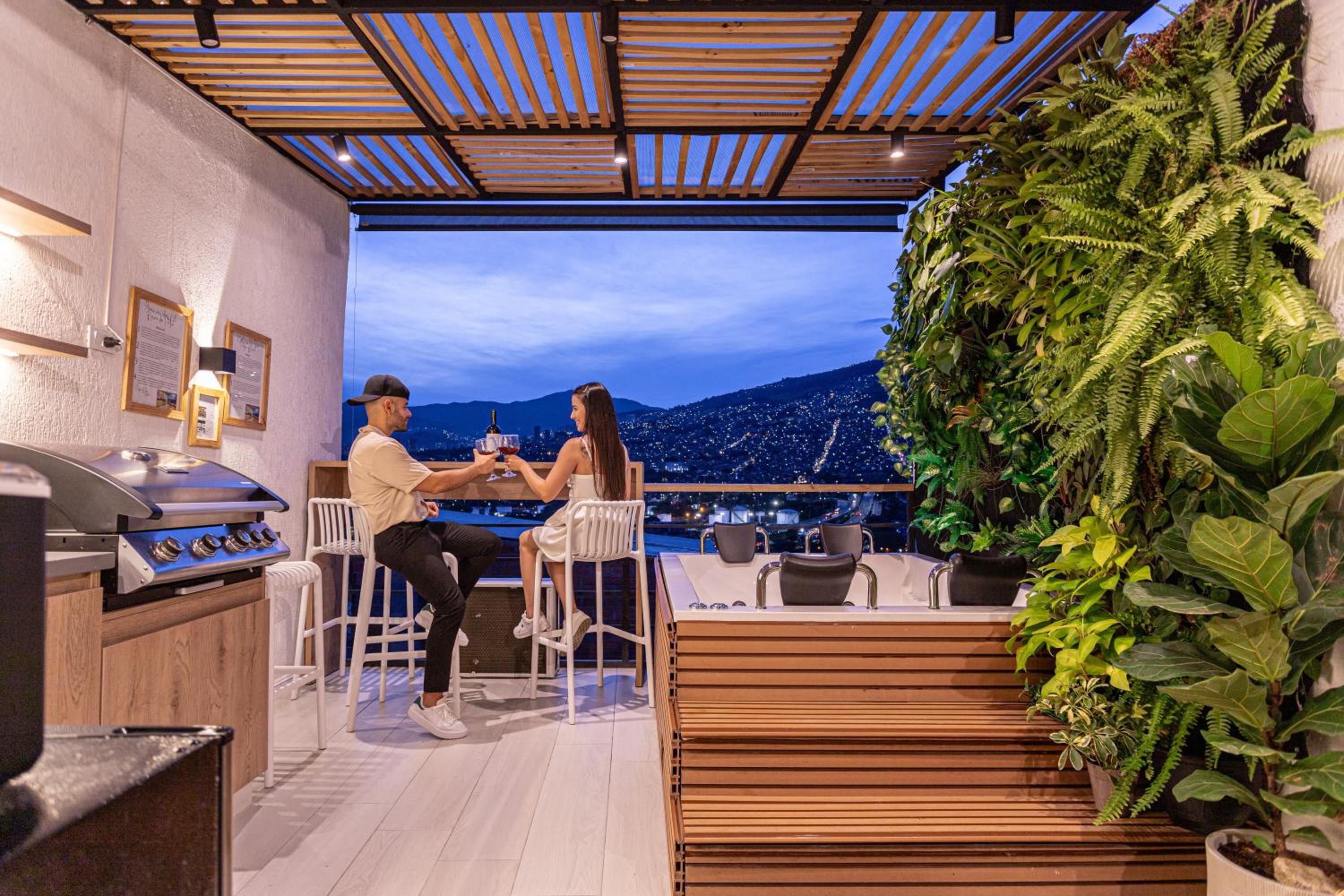 Jacuzzi Privado, Casa de Lujo Norte Medellin