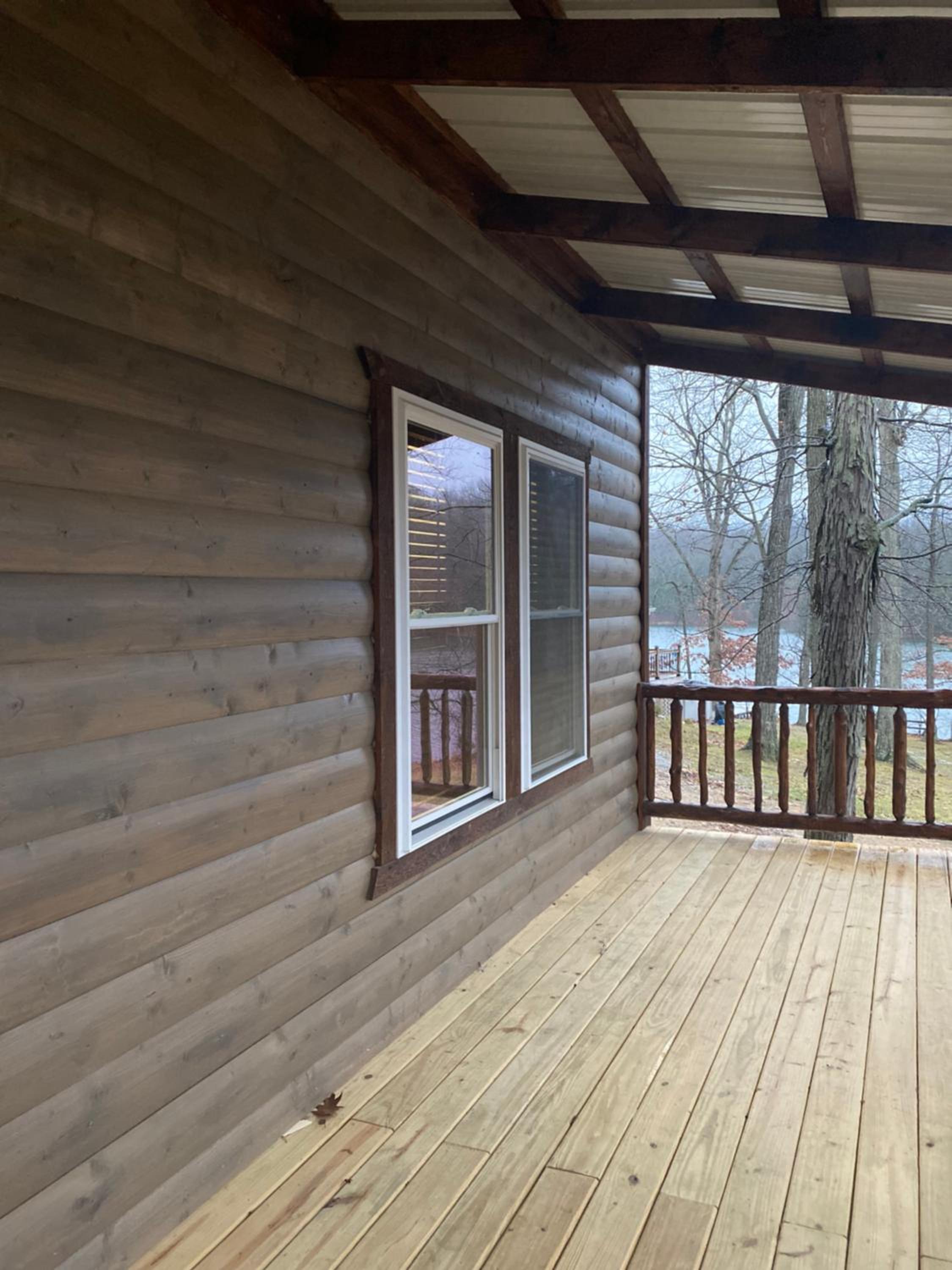 Lakeside Cabin Hot tub close to Ark Encounter