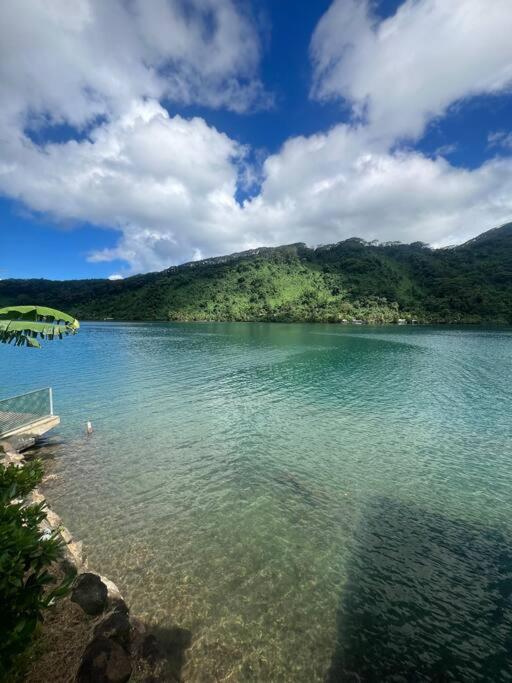 Tiare, vue sur la Baie de Faaroa view 3