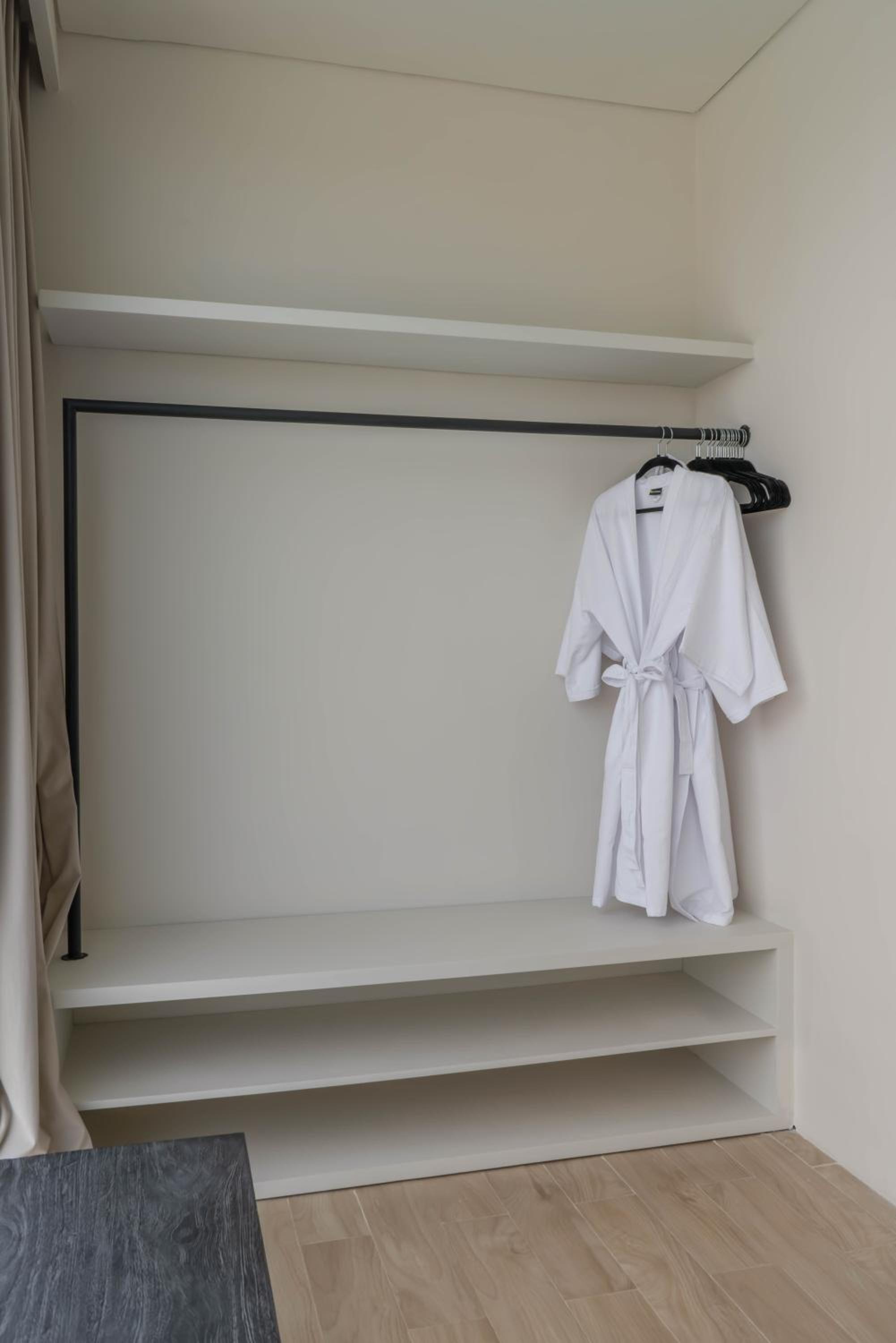 Photo 43