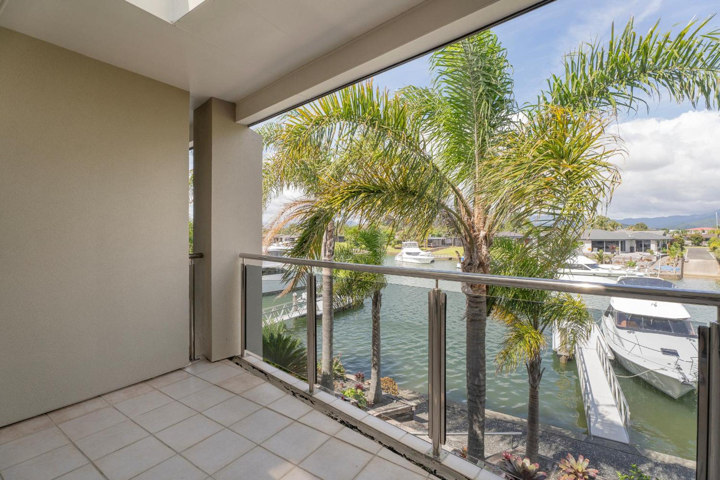 Hosts on the Coast - Pelicans Coastal Perch view 2