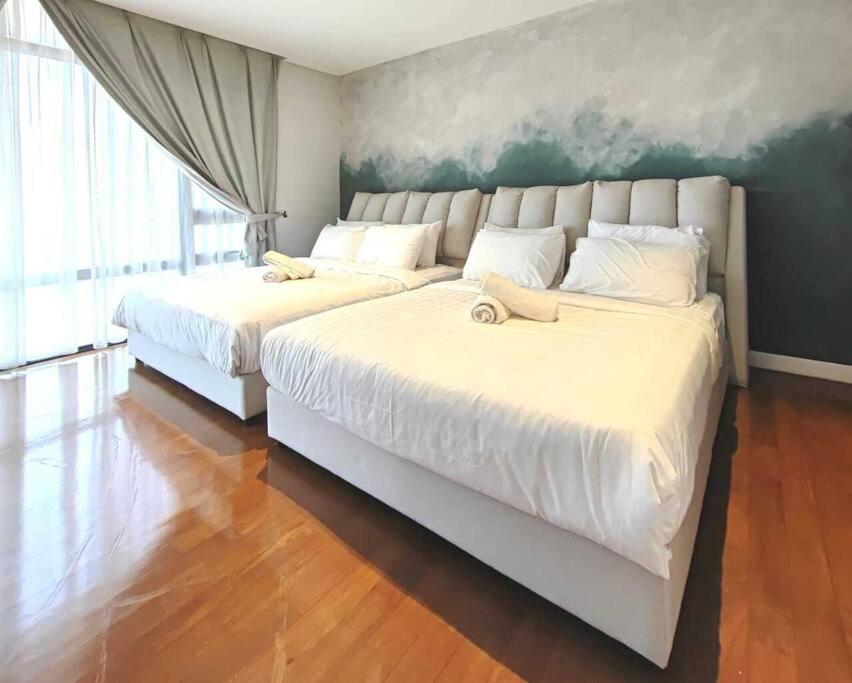 Anggun Residence KLCC/Couple/Family (KLTower View)
