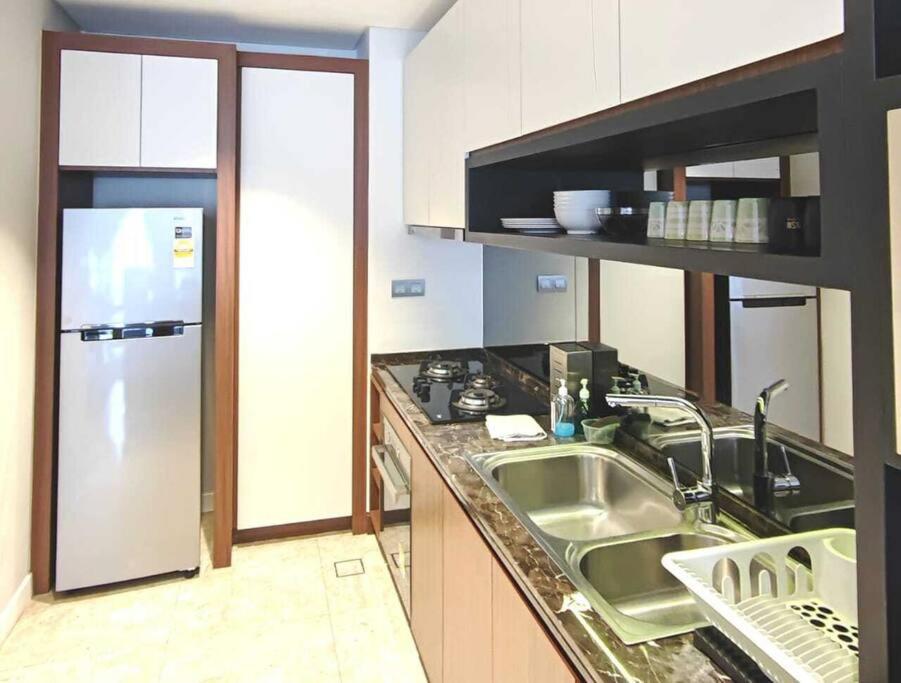 Anggun Residence KLCC/Couple/Family (KLTower View)