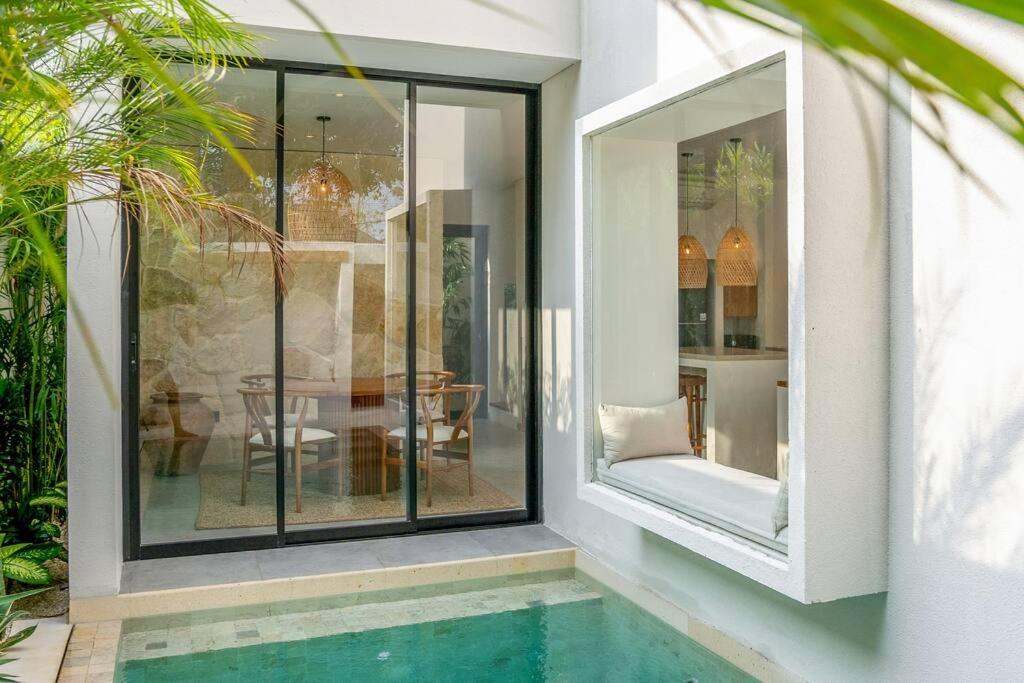 Villa Lago - Modern Tropical 1BR Villa Nestled in Bingin view 3