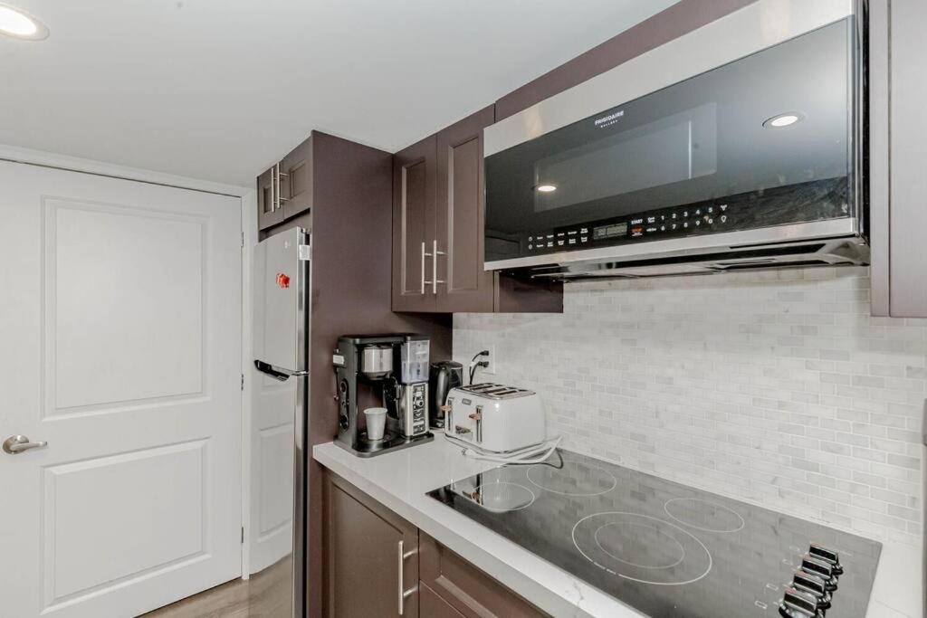 Luxury Basement Apartment in Oakville Monthly stays only