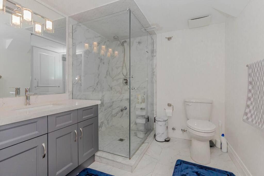 Luxury Basement Apartment in Oakville Monthly stays only